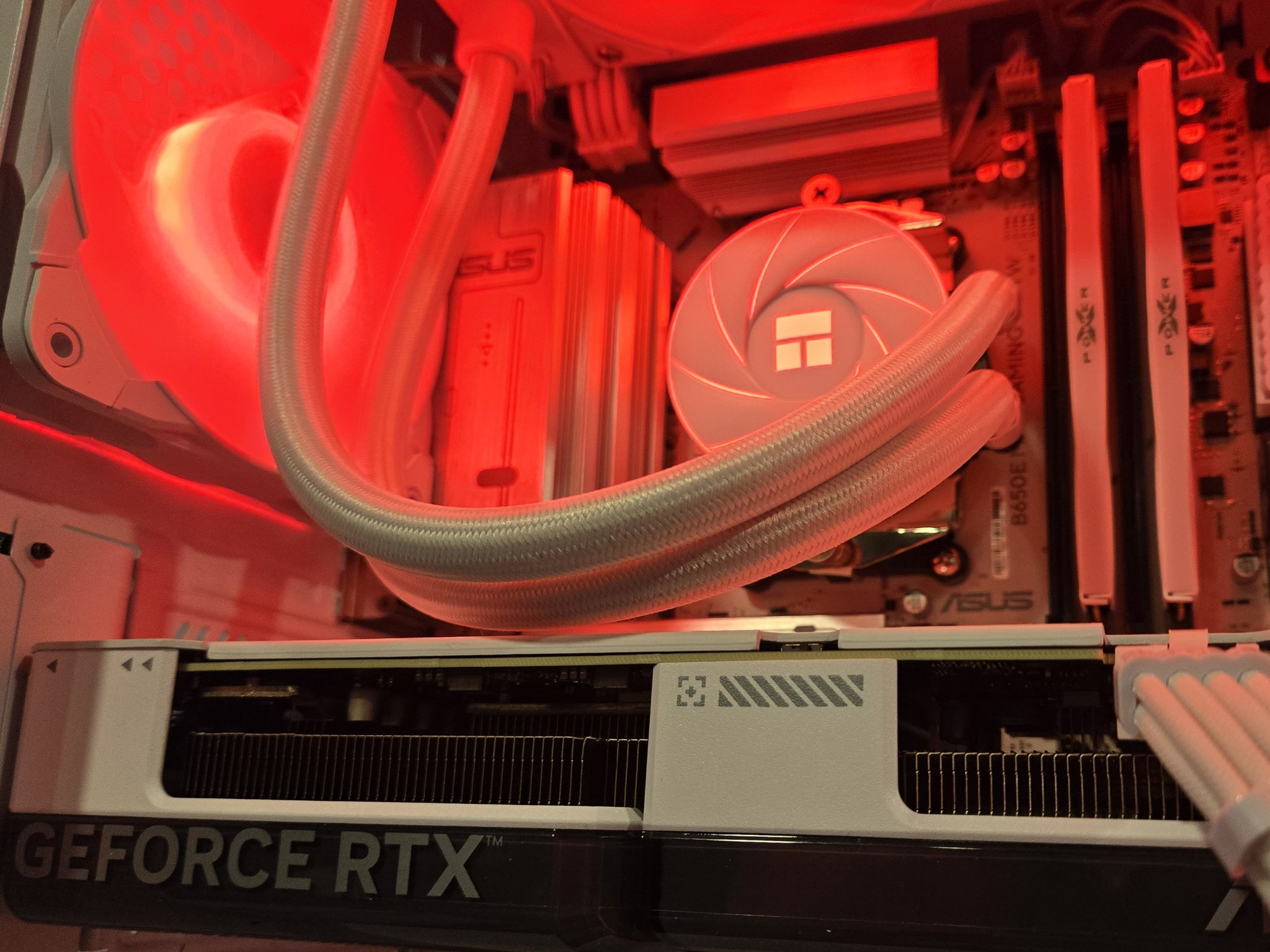 ⚪White 1440p PC🖥️Ryzen 5 7600X|RTX 4070 12GB|1TB NVME|32GB DDR5|Wifi/Bt|Win 11 | Free Shipping!🖥️⚪