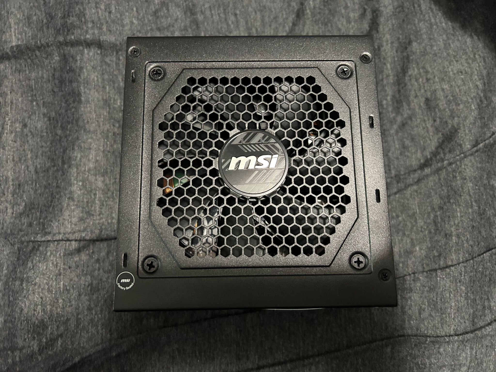 850W MSI MAG A850GL with custom cables!