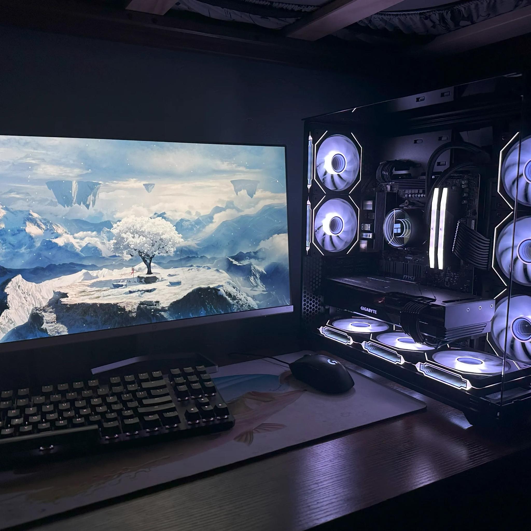 BIG SALE New Sleek Black Fishtank RGB Custom 1440p Gaming PC – GPU : 7700XT CPU : 9600X