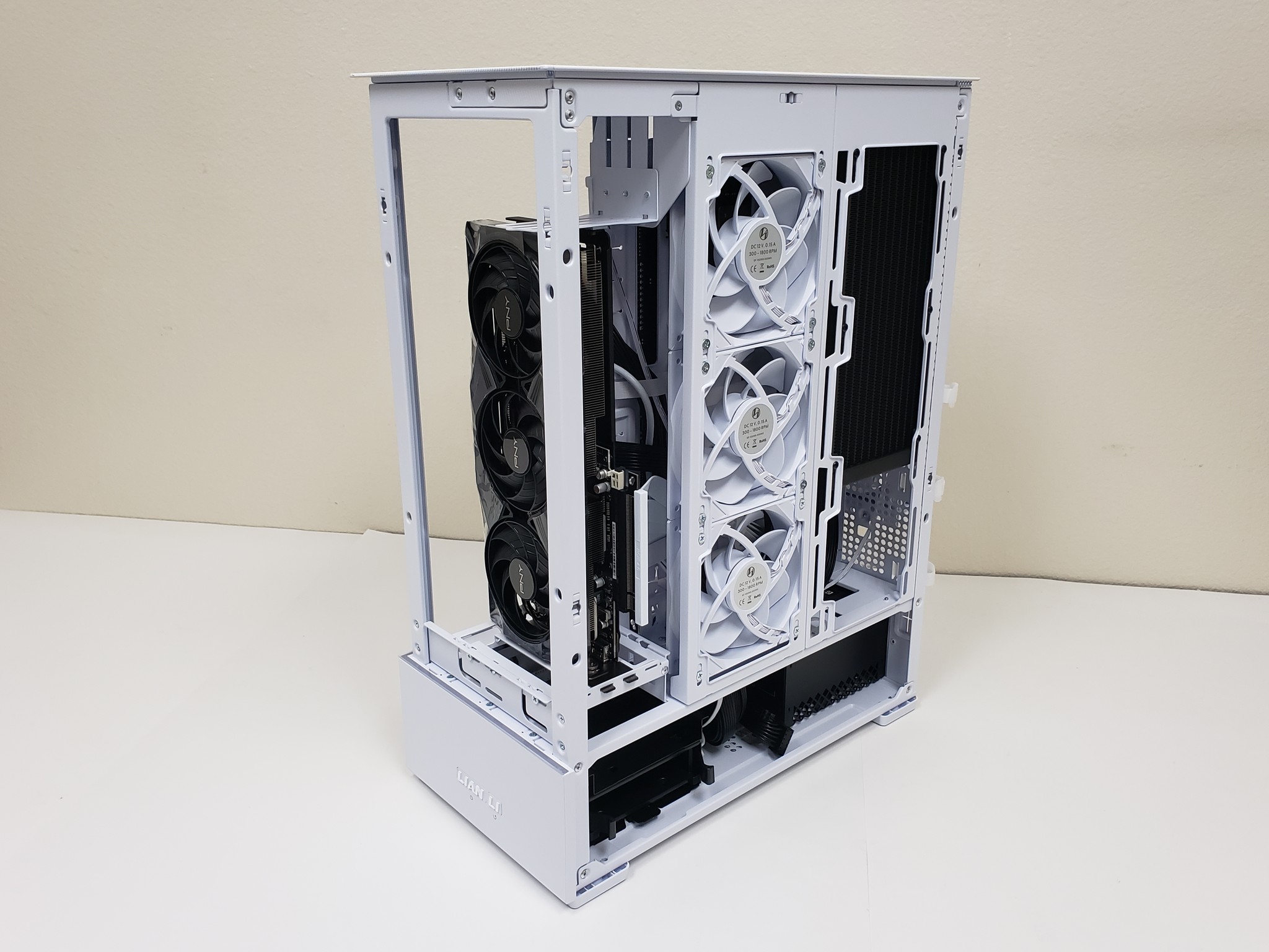 PC on Sale! Ryzen 5 9600X, RTX 5070, 32GB-DDR5 6000, 2TB SSD NVMe, 850W PSU