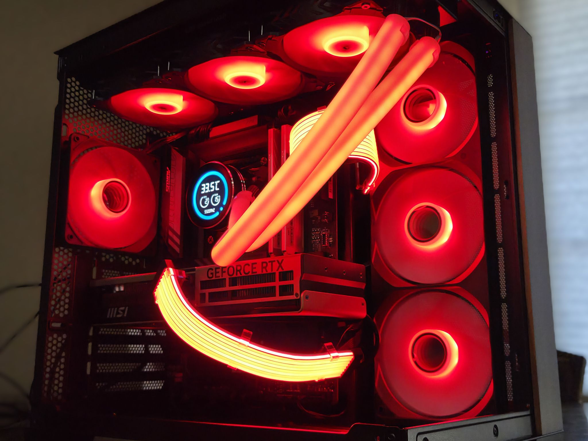 The Sentinel!🛡️ 265KF | 5070Ti | 32GB DDR5 | 2TB Gen4 NVMe | Temp Display