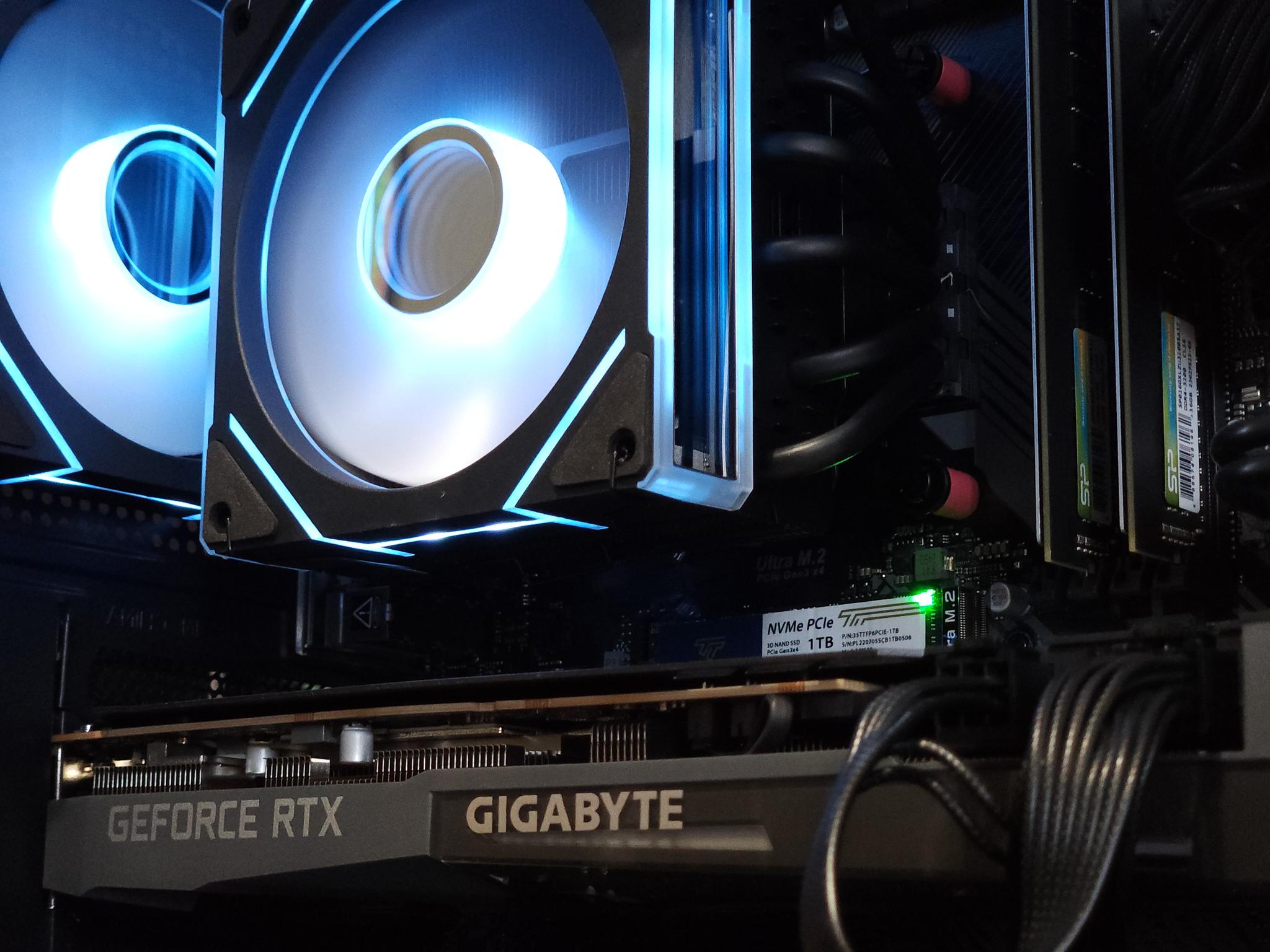 RTX 3070 | Ryzen 7 3700X | 32GB DDR4 RAM 3200 MTs | 1 TB NVME SSD | WIFI & BT