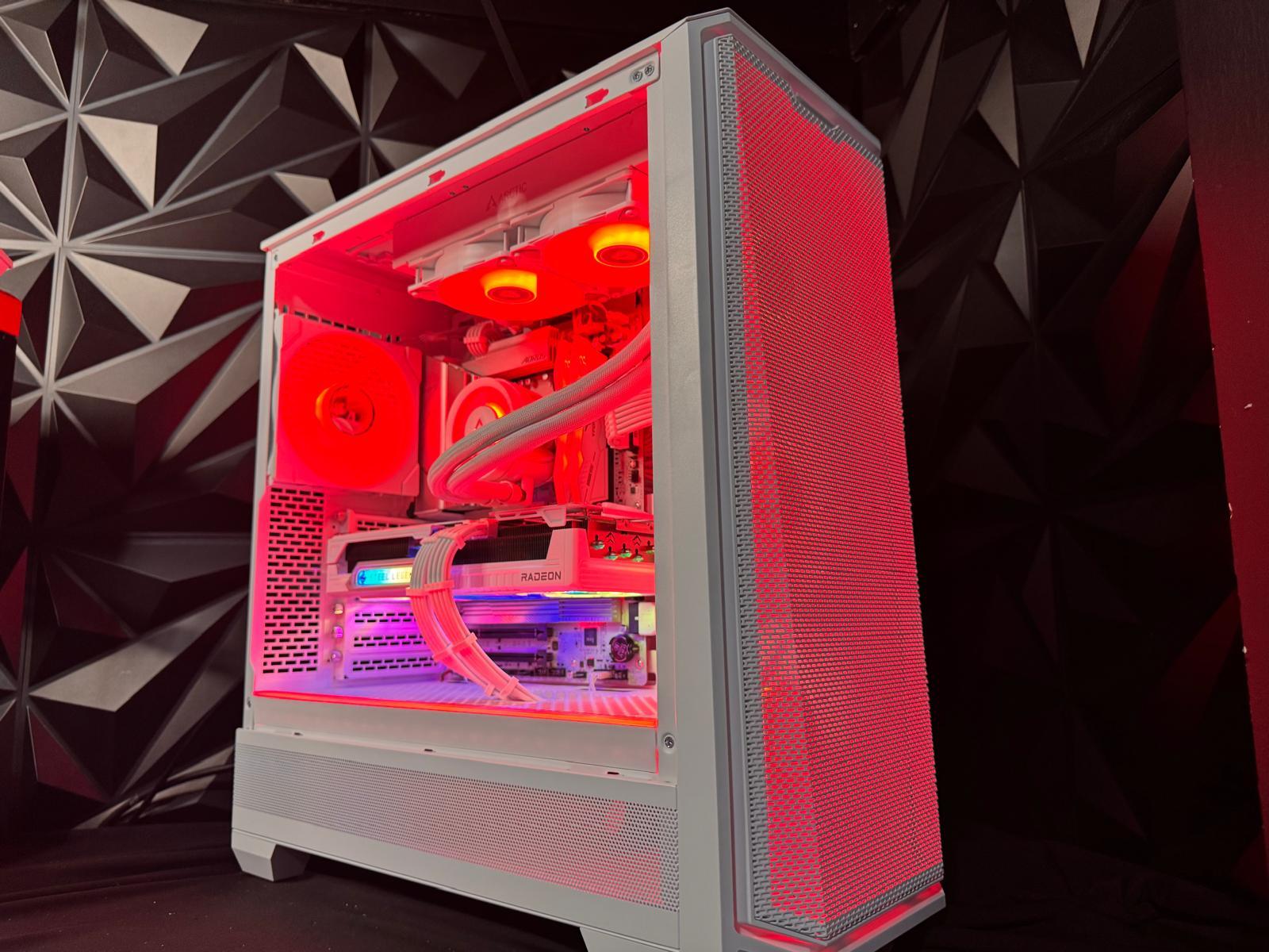 ⚪🕷️ The White Widow 🕷️⚪ Ryzen 9 7900X 🕷️ RX 9070XT 16GB 🕷️32 GB DDR5 6400Mhz🕷️ 4 TB NVMe🕷️ 850W PSU