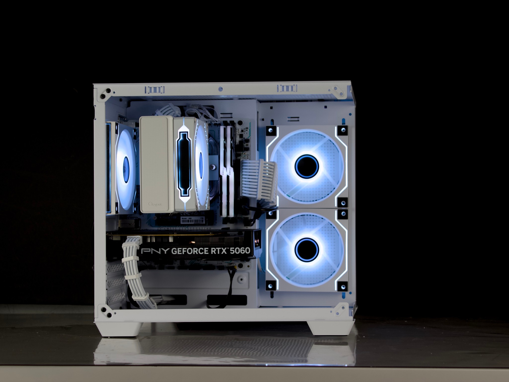 🧊❄️🧊 White Gaming PC – RTX 5060, Ryzen 5 5600X, 32GB RAM, 1TB SSD - WiFi, BlueTooth 🧊❄️🧊