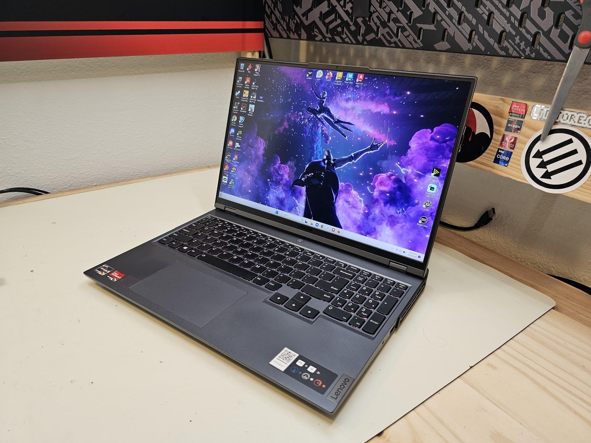 High End Laptop 16" | RTX 3070 | Ryzen 7 5800h 165hz 1440p 16 in IPS 32GB Ram Legion 5i PRO