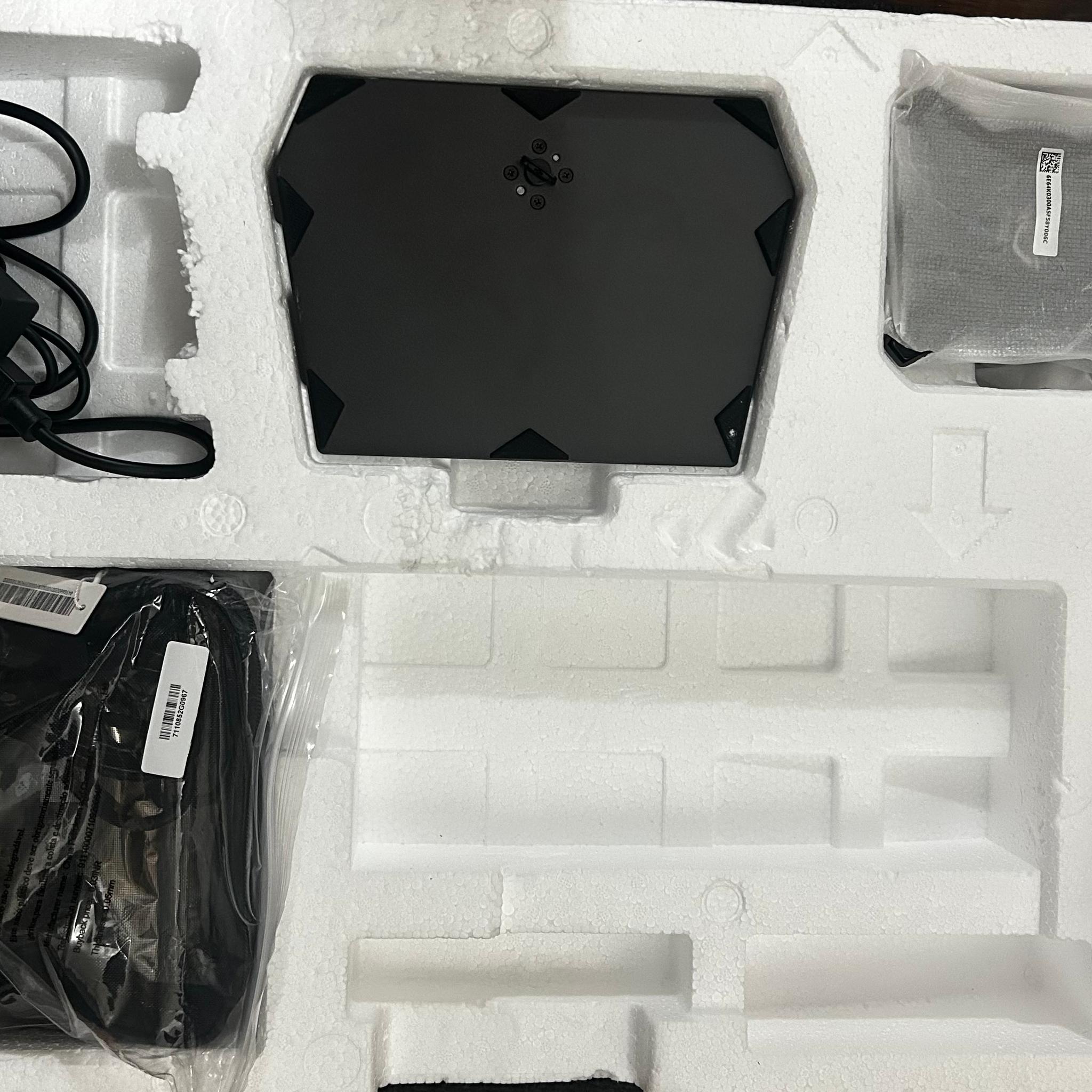 ASUS ROG Strix 32" 4K OLED (3840 x 2160) (240Hz) Gaming Monitor (Only 9hrs Used!) (PRICE DROP!!!)
