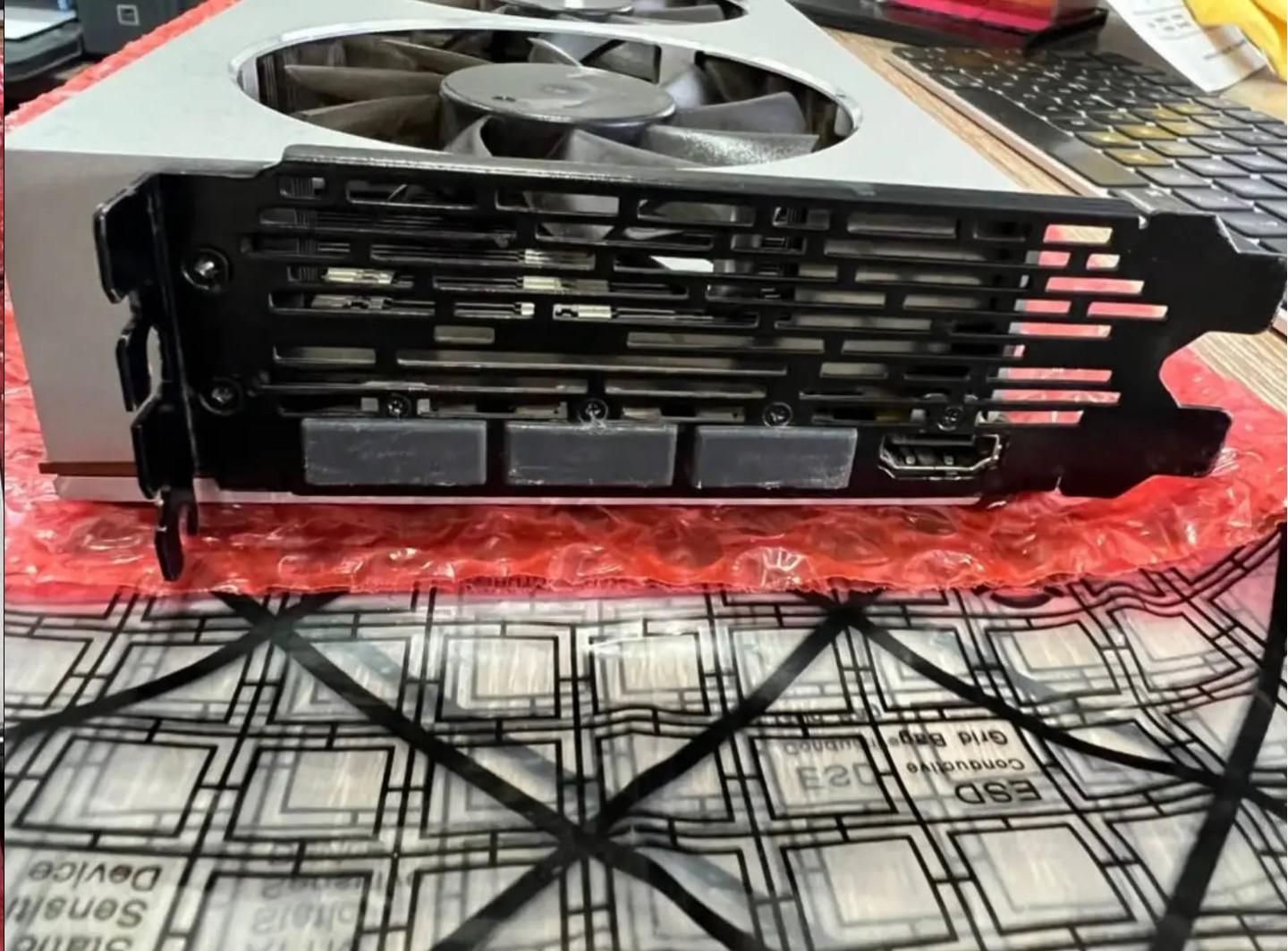 AMD Radeon VII - Image 3