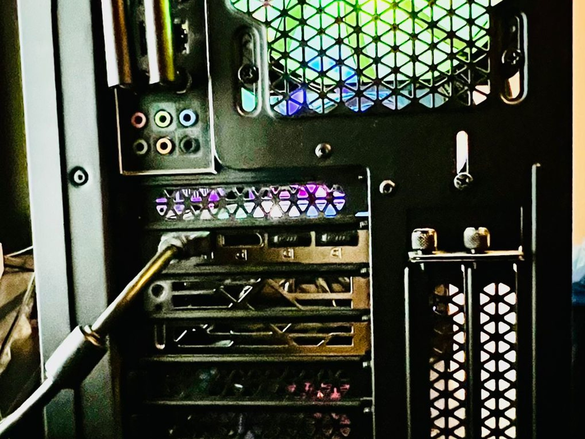 CORSAIR VENGEANCE i7400 Gaming PC Max Specs.