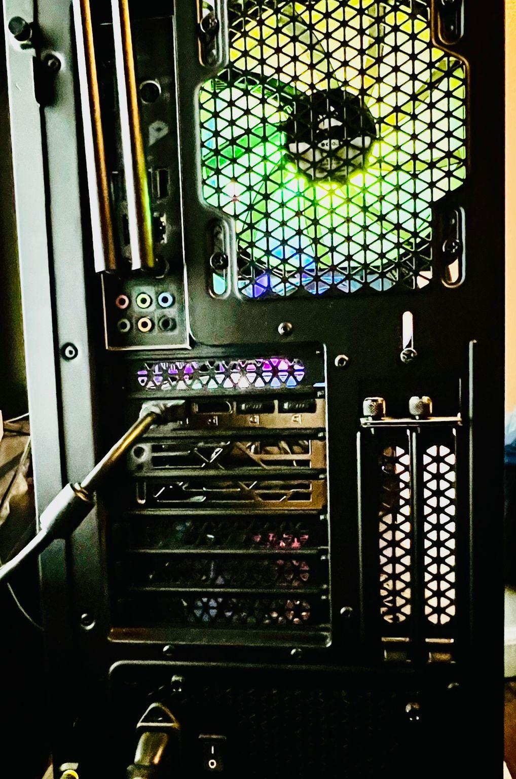 CORSAIR VENGEANCE i7400 Gaming PC Max Specs.