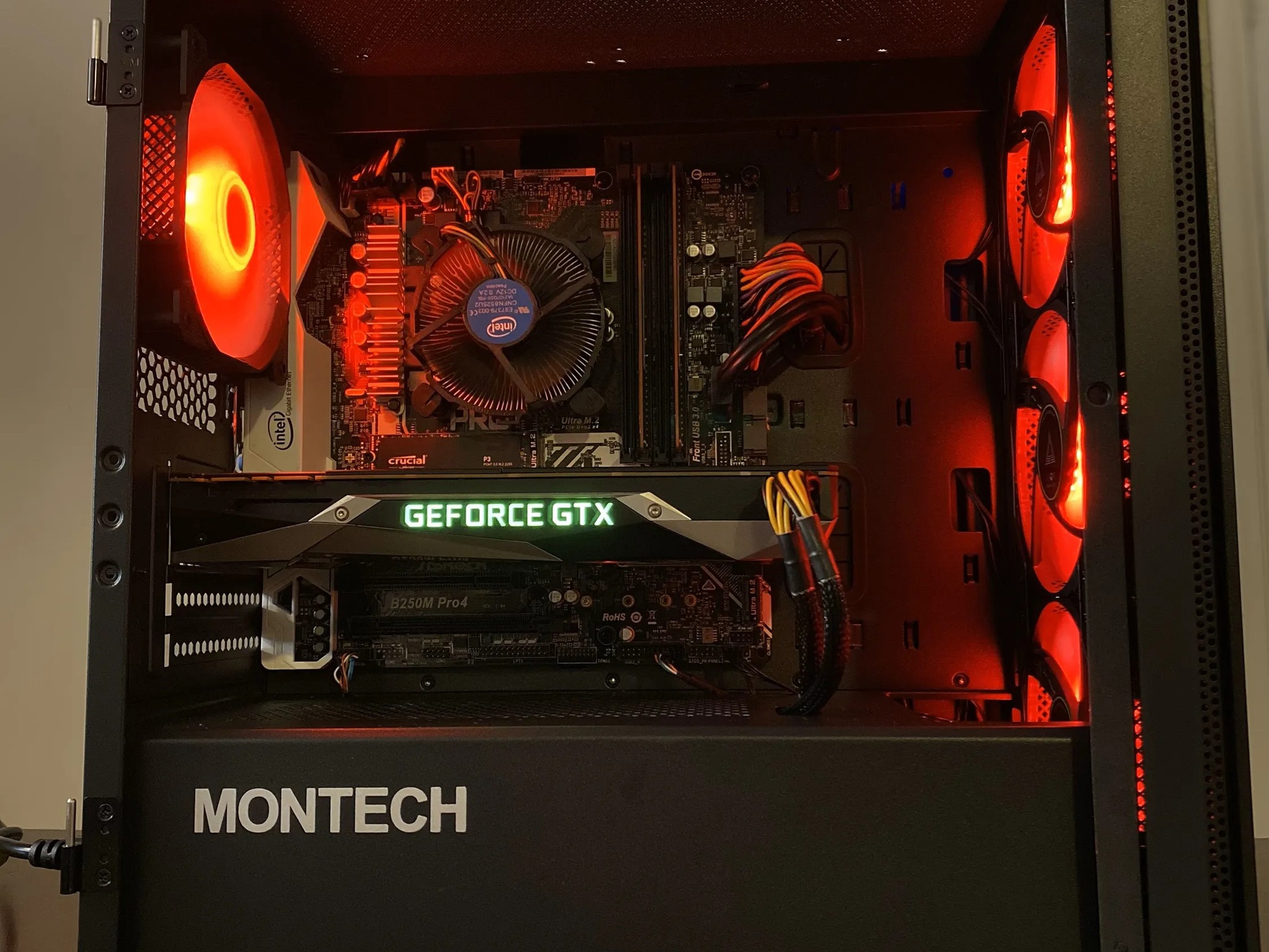 i5 7600 | GTX 1080 | 16gb Ram