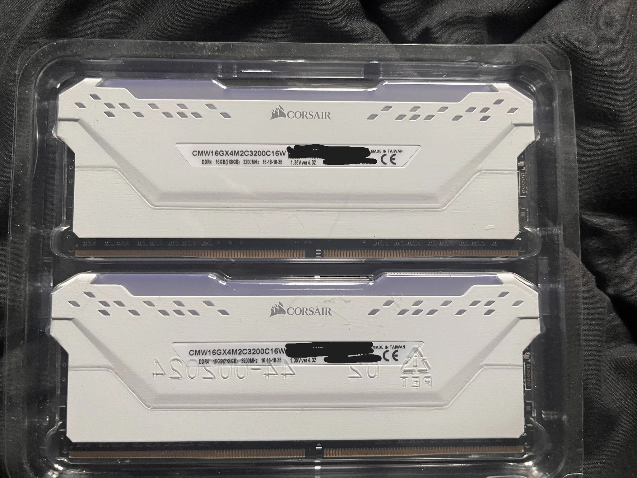 Corsair Vengeance RGB Pro 16GB (2x8GB) DDR4 3200MHz C16 LED Desktop Memory - White