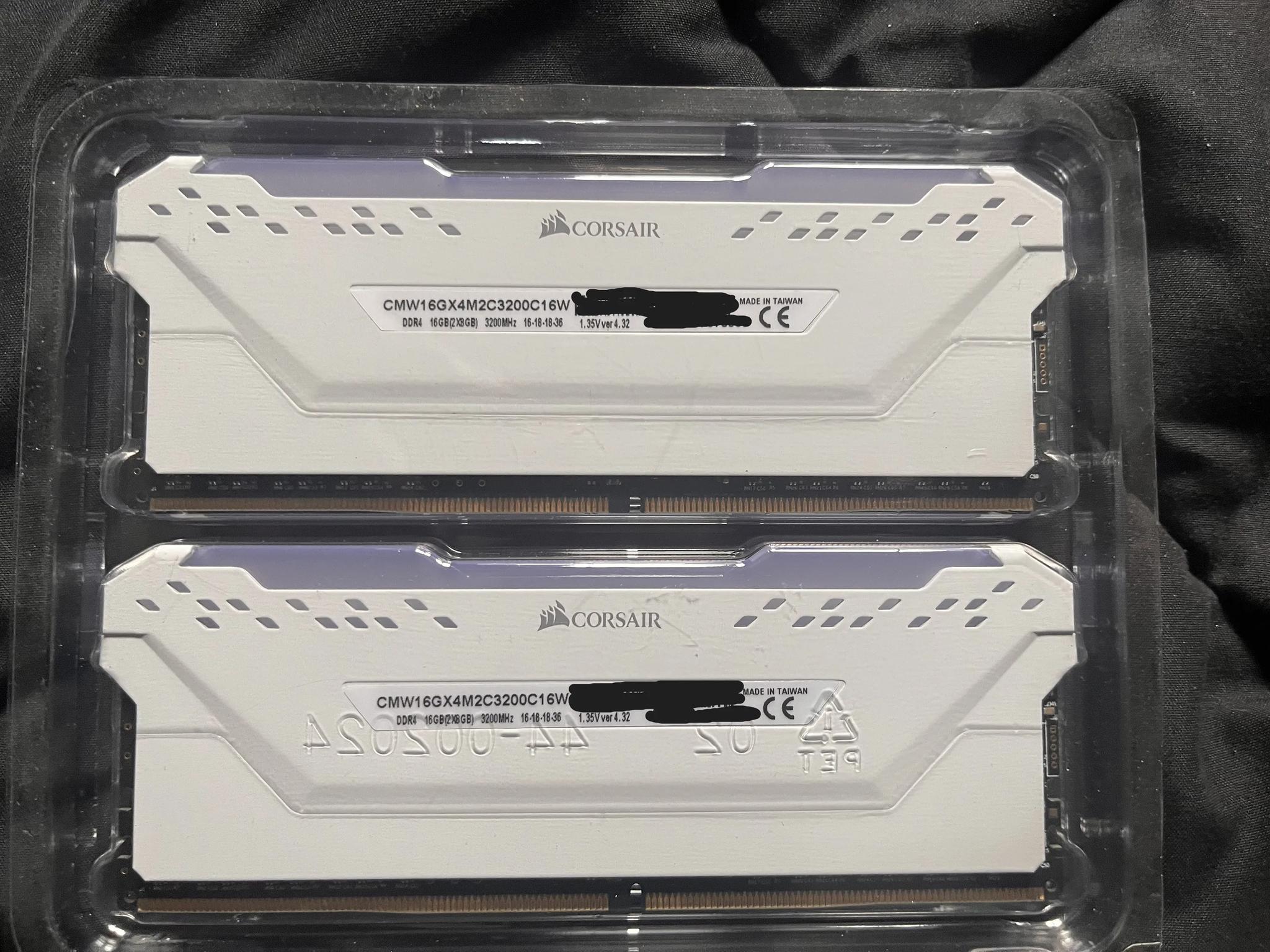 Corsair Vengeance RGB Pro 16GB (2x8GB) DDR4 3200MHz C16 LED Desktop Memory - White