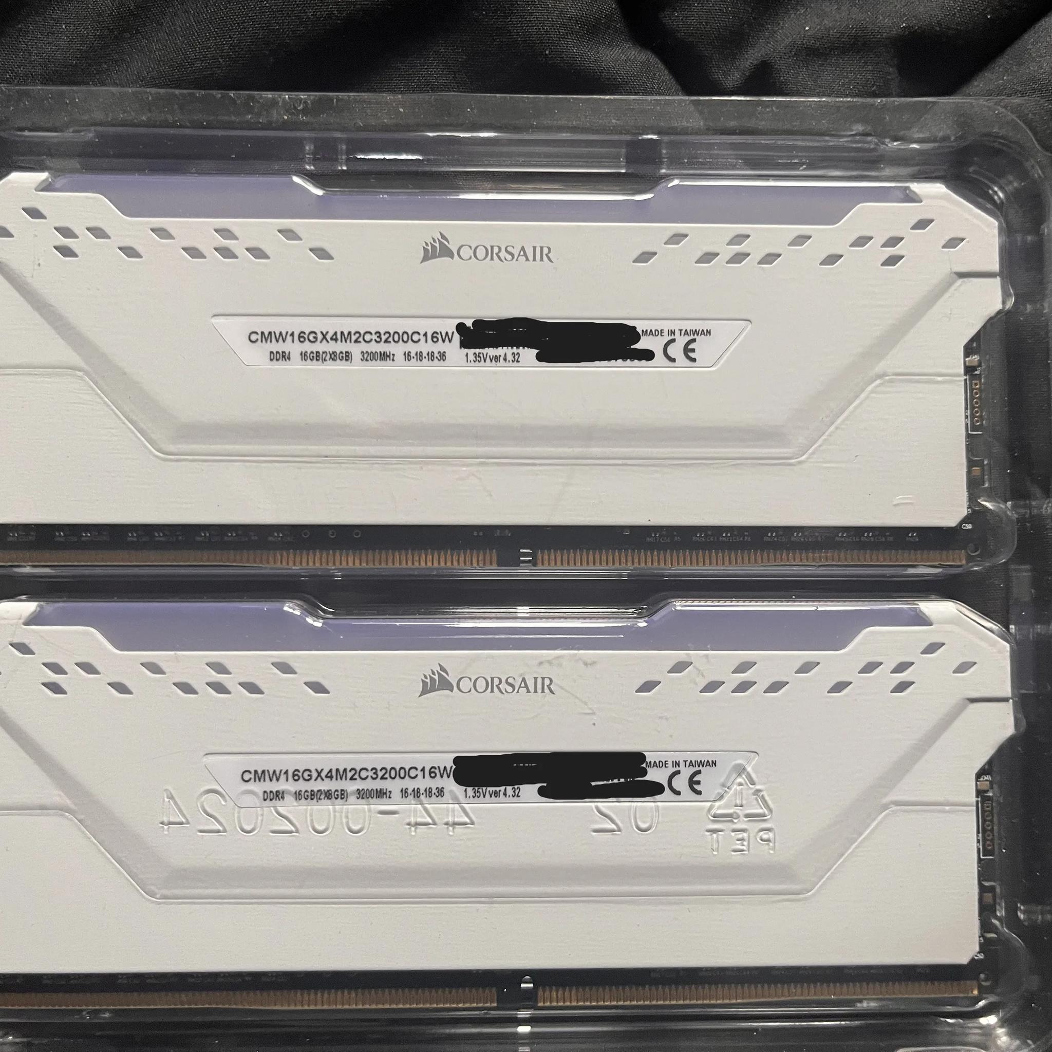 Corsair Vengeance RGB Pro 16GB (2x8GB) DDR4 3200MHz C16 LED Desktop Memory - White