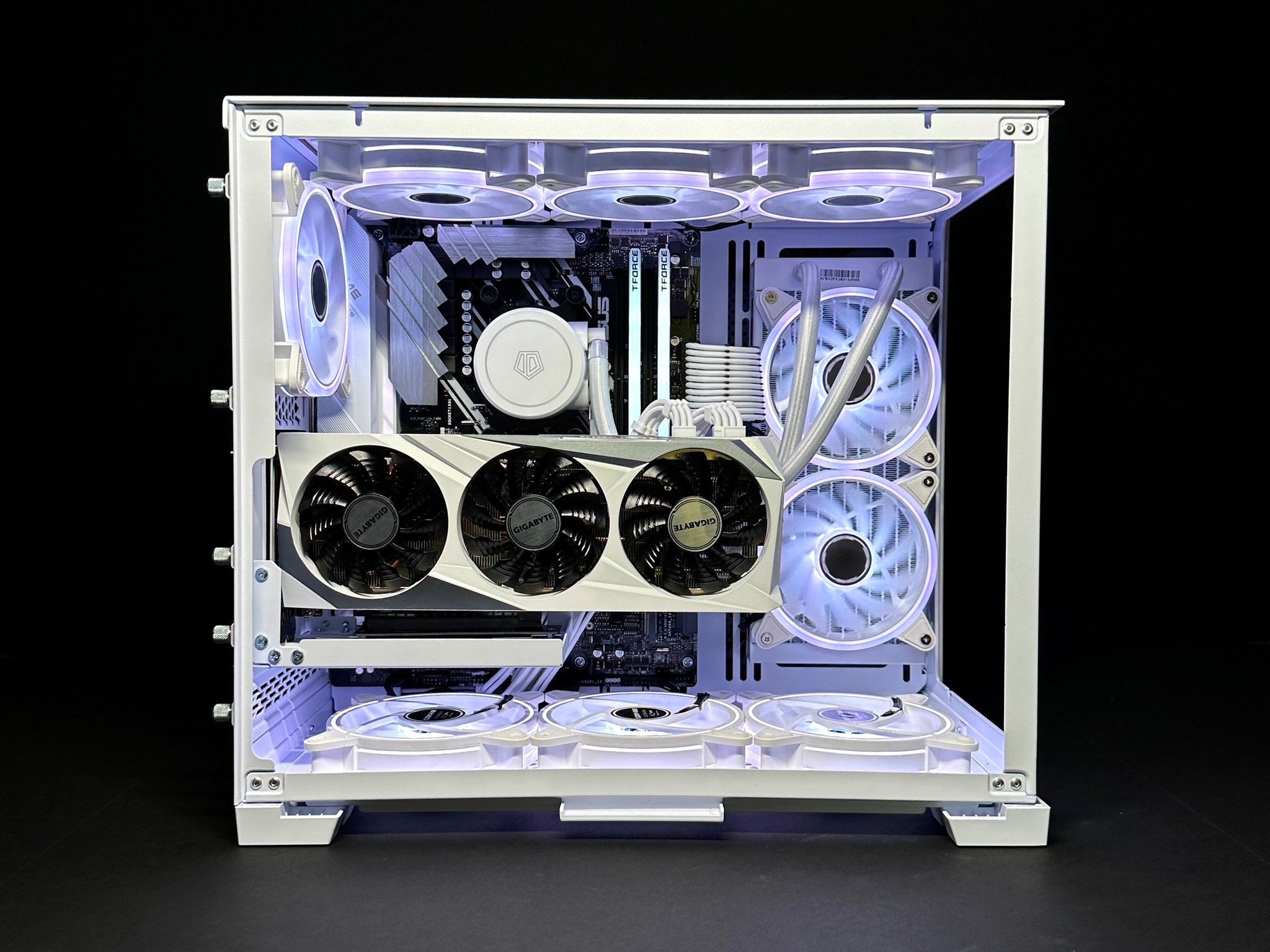Snowball (RTX 3070 | Ryzen 7 3700x | 16gb RAM)