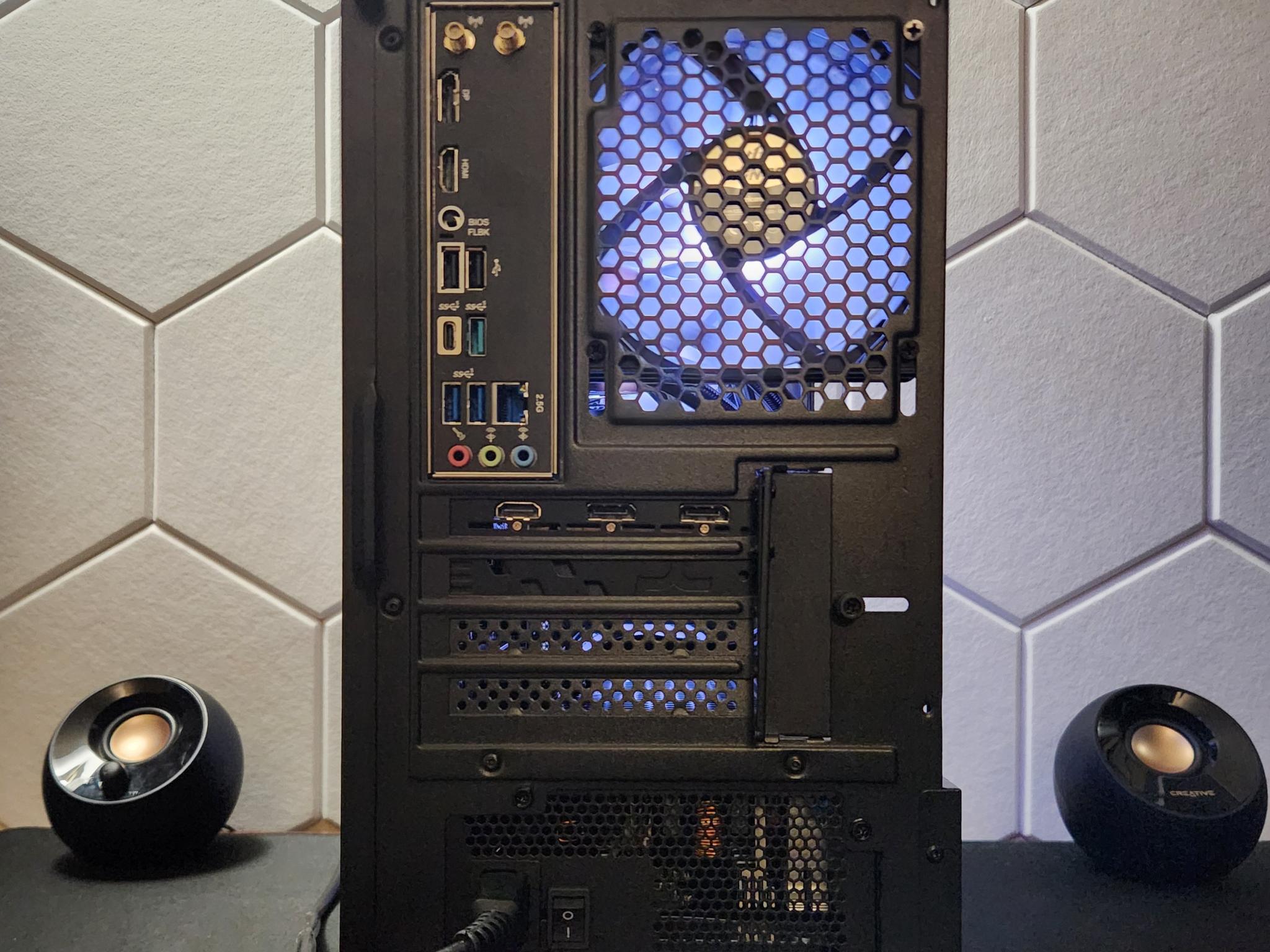 RX 9060XT 16GB | Ryzen 5 7600X | 32GB DDR5 6000Mhz | 1Tb SSD | WIFI+BT
