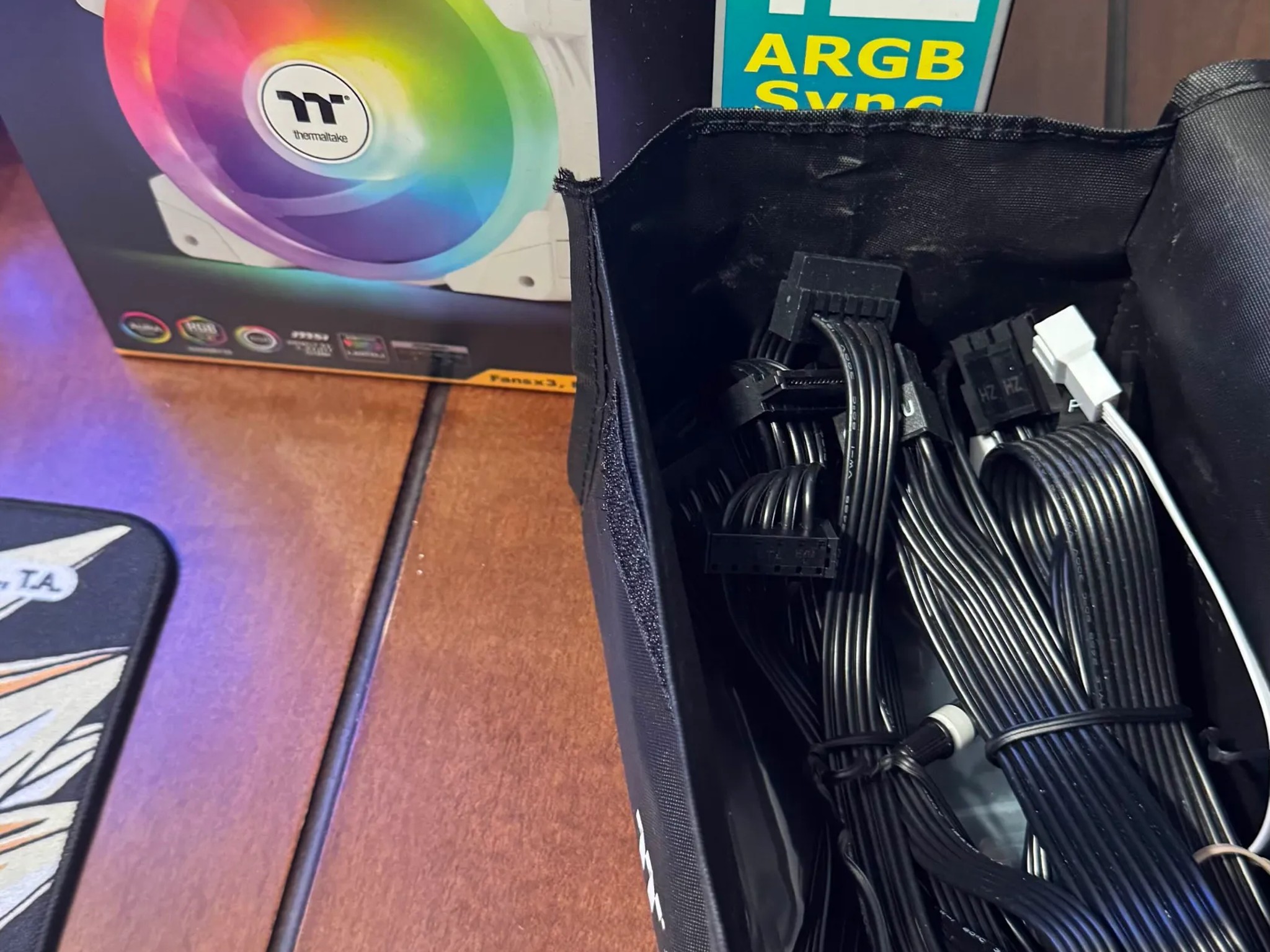 Tower 250|ROG Strix B650-I|9800X3D|32GB 6000Mts|2TB|4070Ti Super