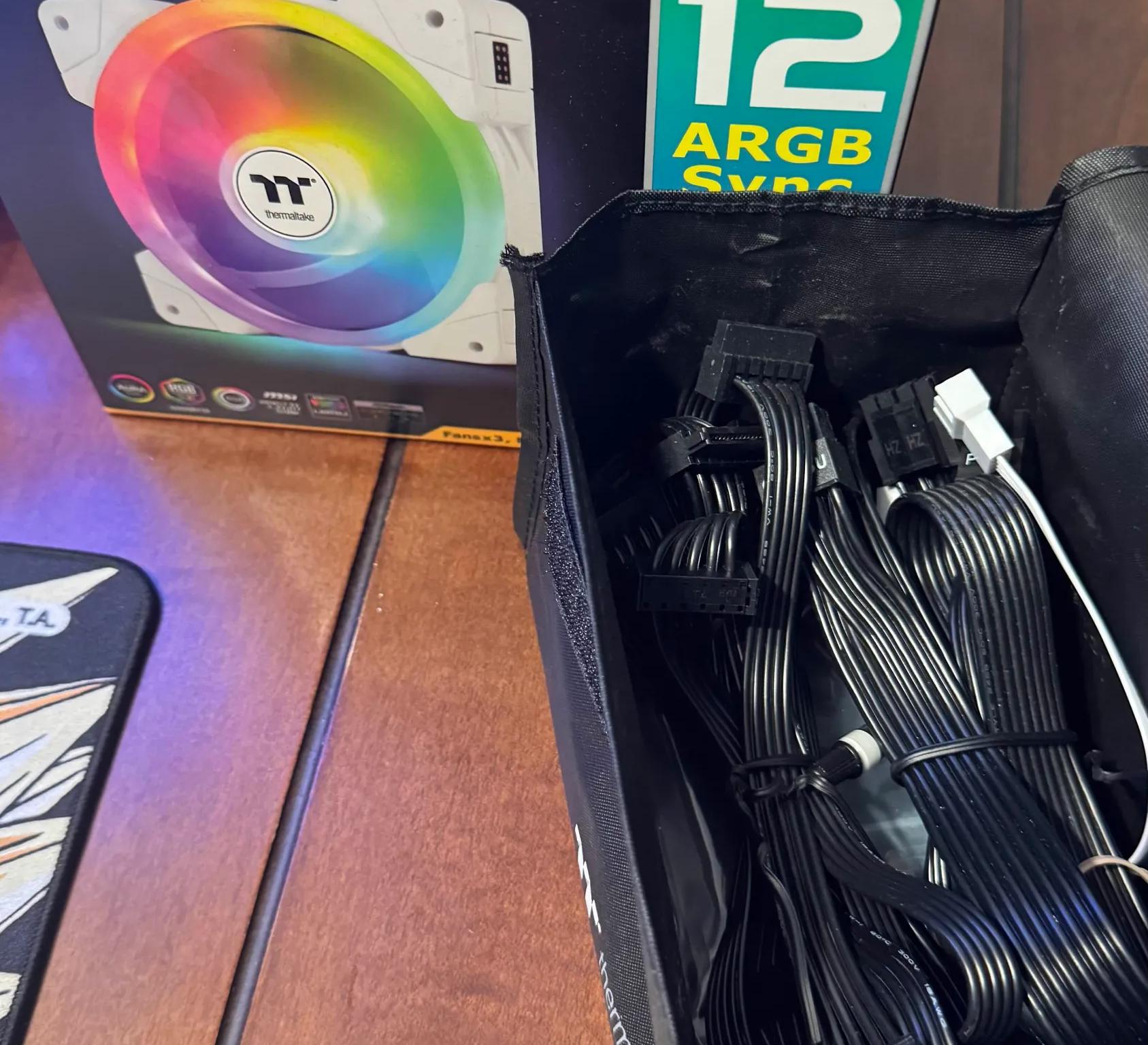 Tower 250|ROG Strix B650-I|9800X3D|32GB 6000Mts|2TB|4070Ti Super