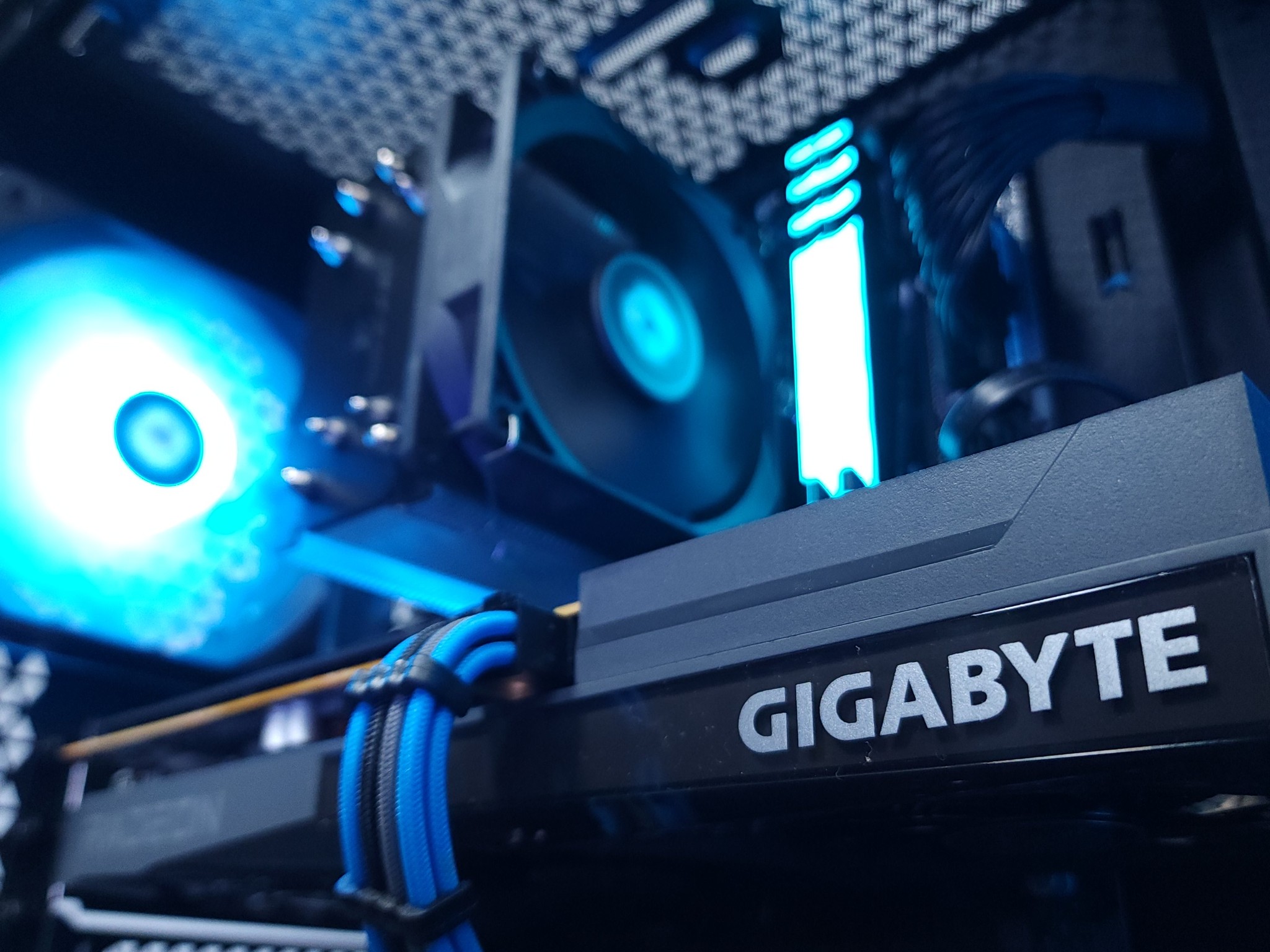 💙🖤1080p Gaming | RX 6600 | Core i3 12100F | 16GB 3200MHz | 1TB NVMe SSD
