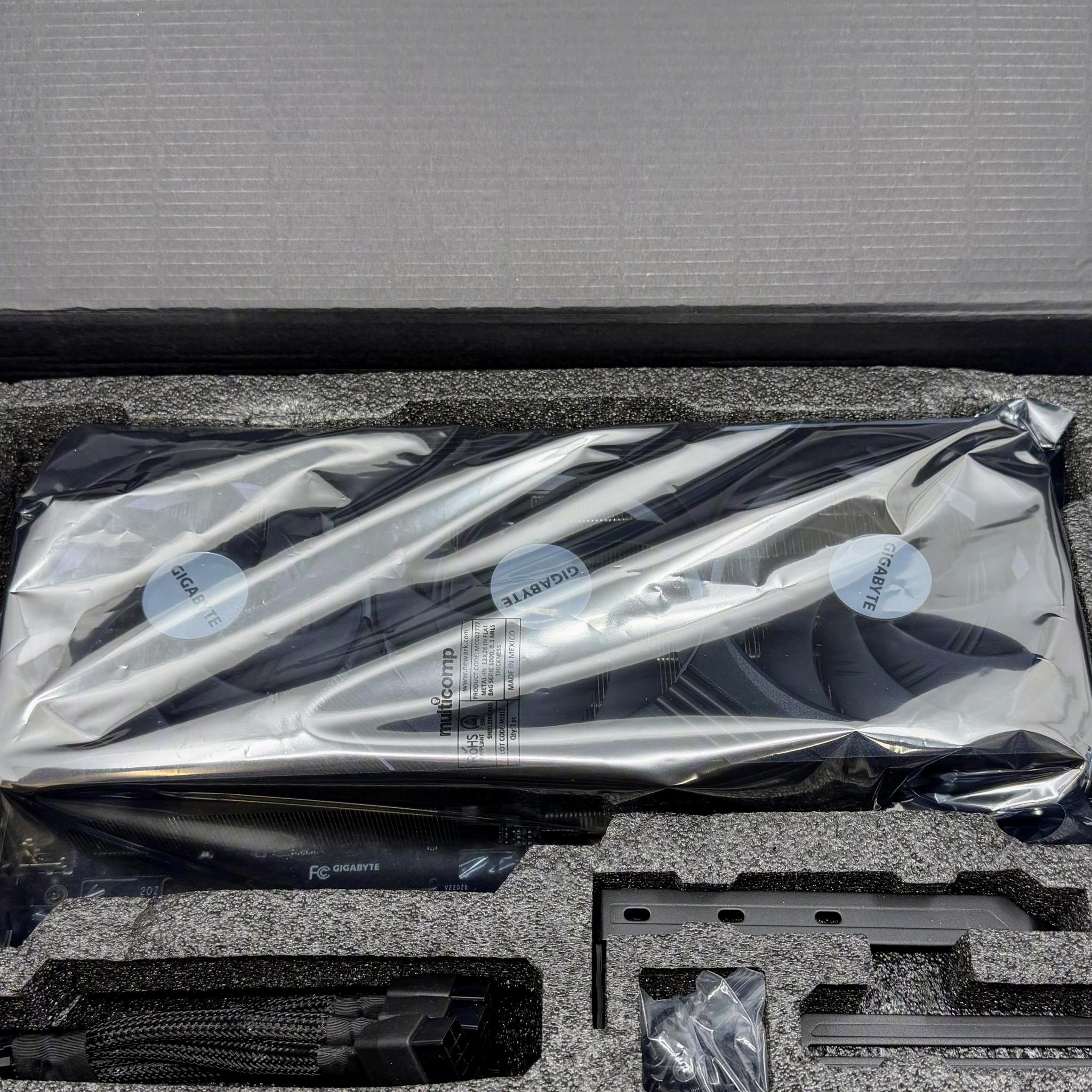 GIGABYTE GeForce RTX 4090 Gaming OC 24GB (GV-N4090GAMING OC-24GD), open box and lightly used.