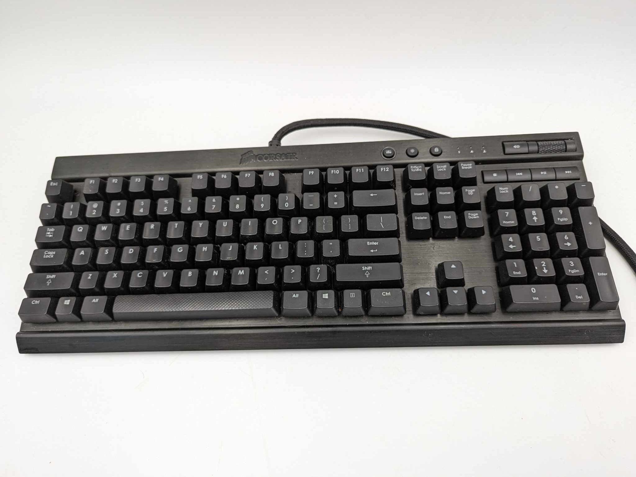 Corsair Vengance K70 Mechanical Keyboard