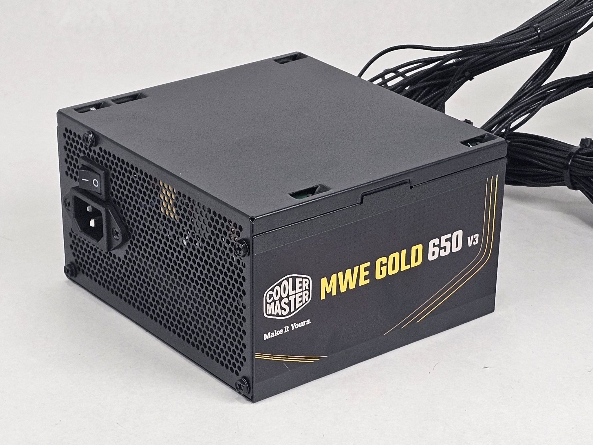 650 Watt PSU Cooler Master MWE Gold 650 V3 Power Supply