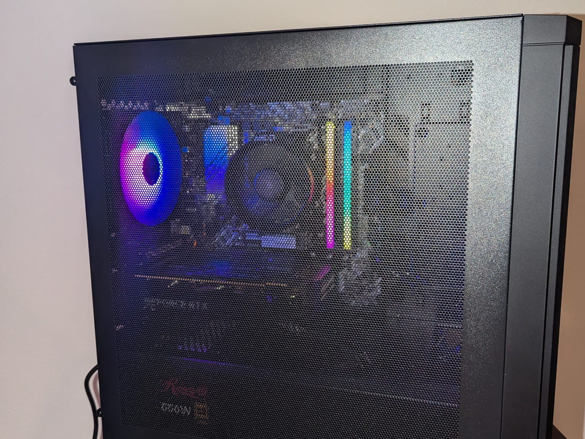 Amd Ryzen 5 5500, GPU ASUS RTX 5050 8gb, 32gb of ddr4