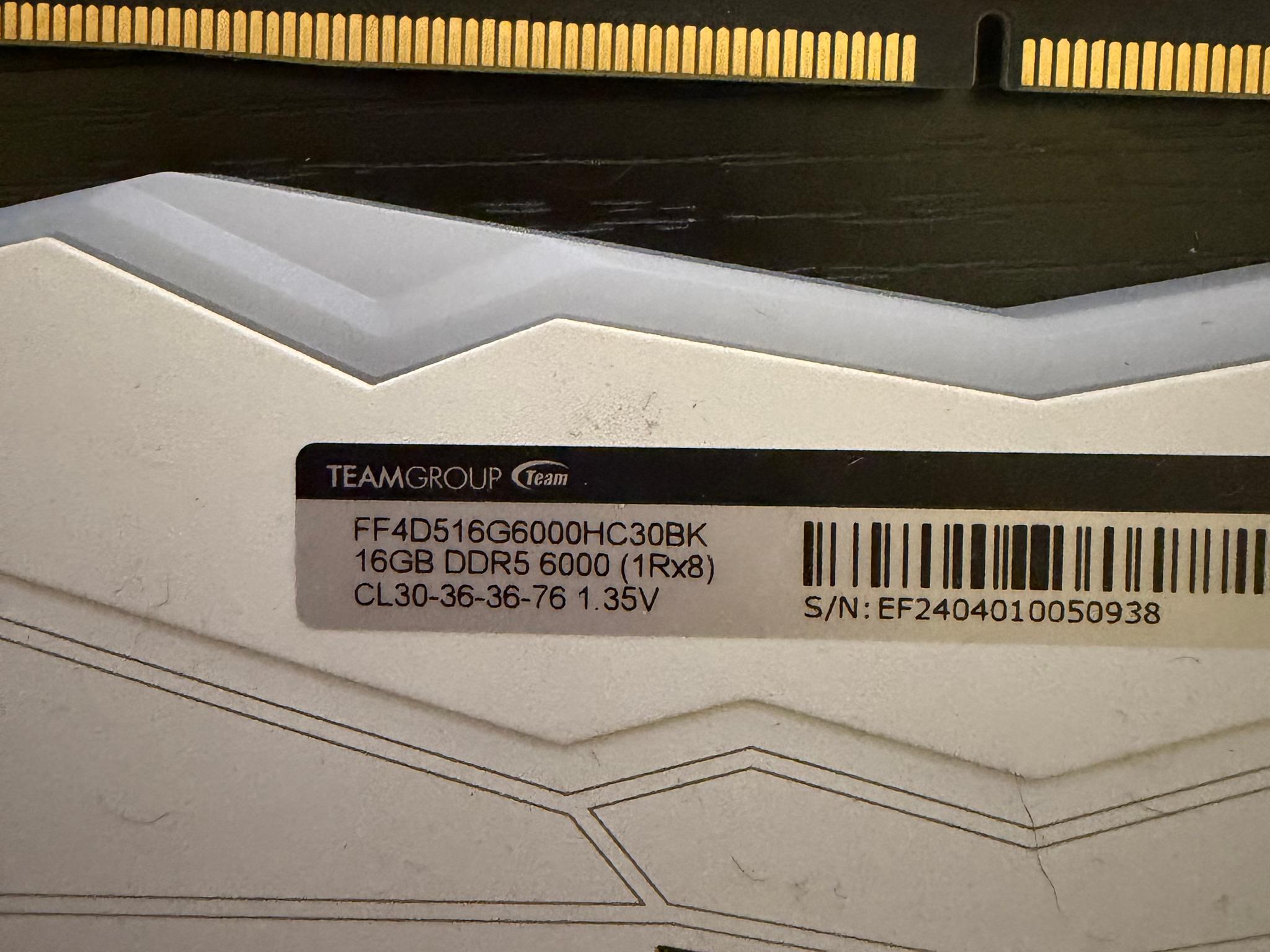 T-Force Delta RGB DDR5 32GB (2x16GB) 6000MHz CL30 – White – LIKE NEW