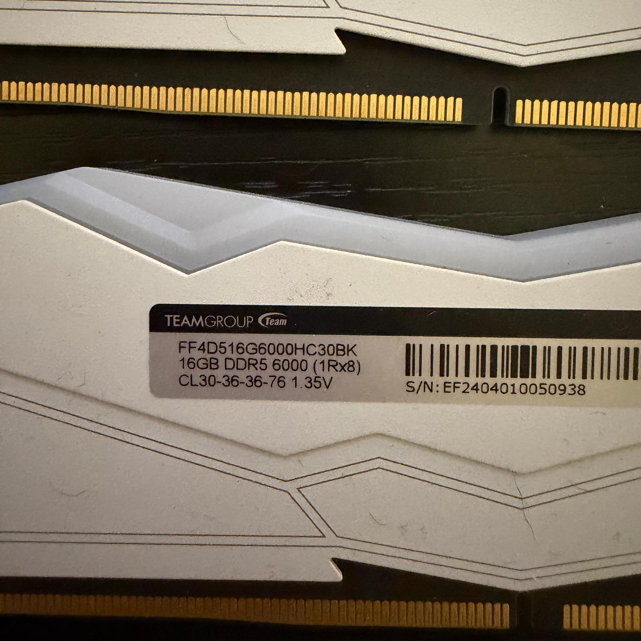 T-Force Delta RGB DDR5 32GB (2x16GB) 6000MHz CL30 – White – LIKE NEW