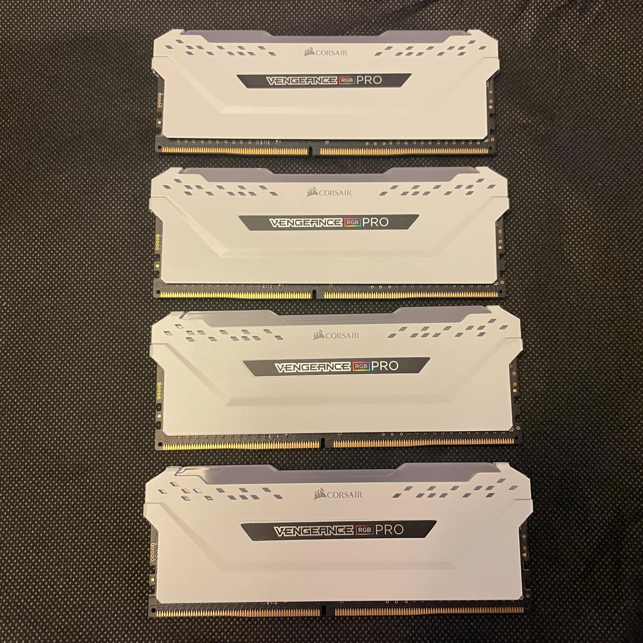 CORSAIR VENGEANCE RGB PRO 32GB (4 x 8GB) DDR4 DRAM 3200MHz C16 Memory Kit — White