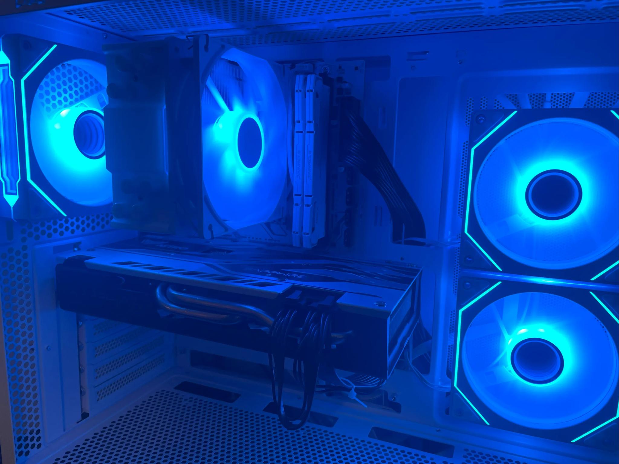 White Custom RX 580, Ryzen 5 2600 Gaming PC