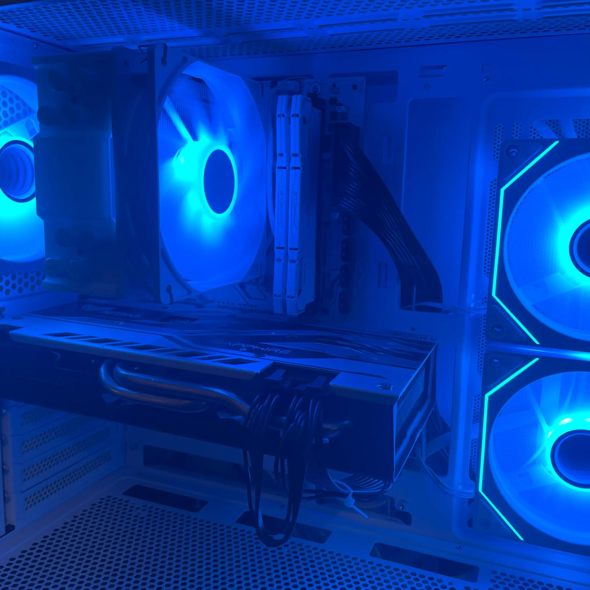 White Custom RX 580, Ryzen 5 2600 Gaming PC