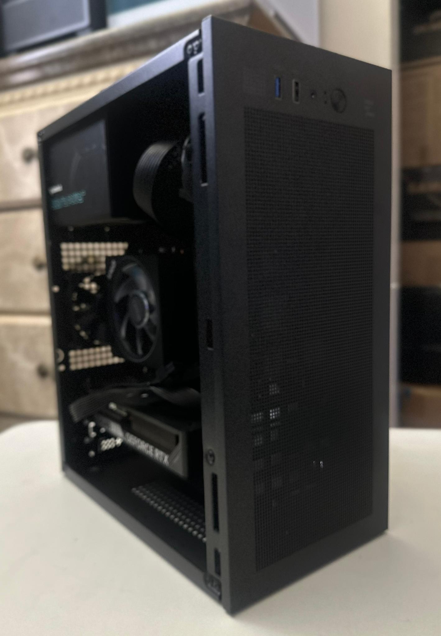 Ryzen 7 3800XT / RTX 5060 / 1TB NVME / 32GB RAM
