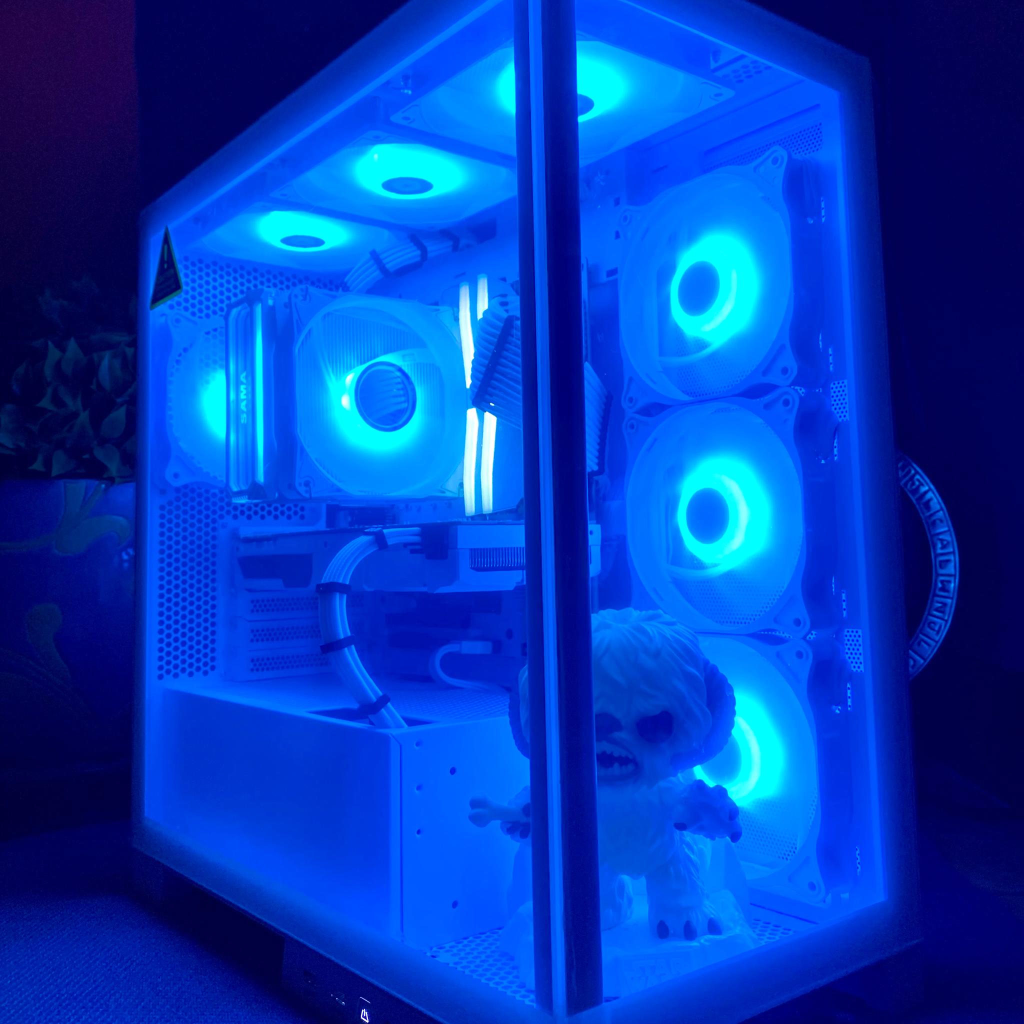 Blizzard King🧊👑| I7-7700| GTX 1080 8GB| 16GB Gloway RGB DDR4| 1TB NVMe SSD| Windows 11 Pro