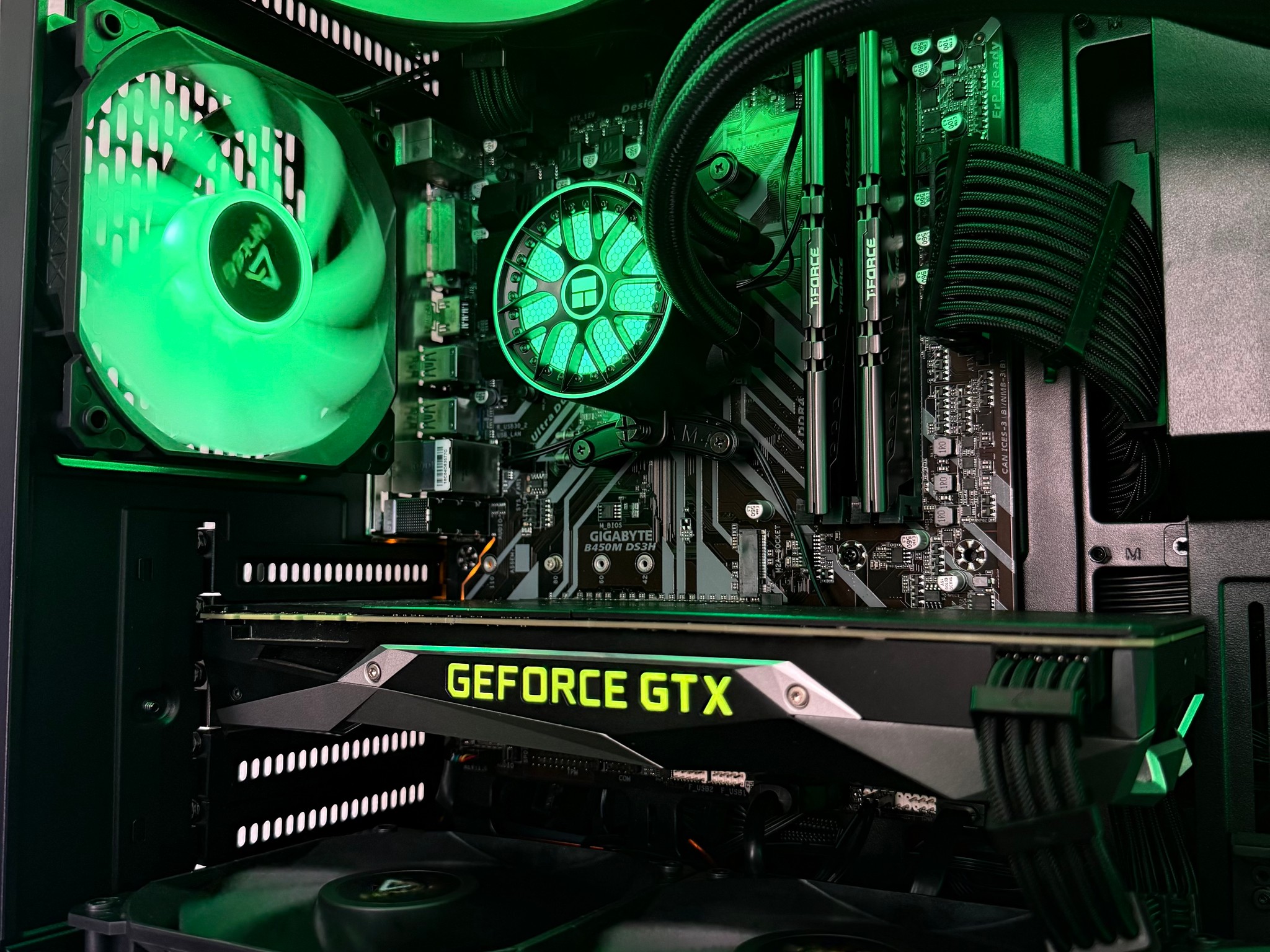 Gaming PC w/ GTX 1080 FE, Ryzen 5 2600X, 16GB DDR4, 1TB SSD