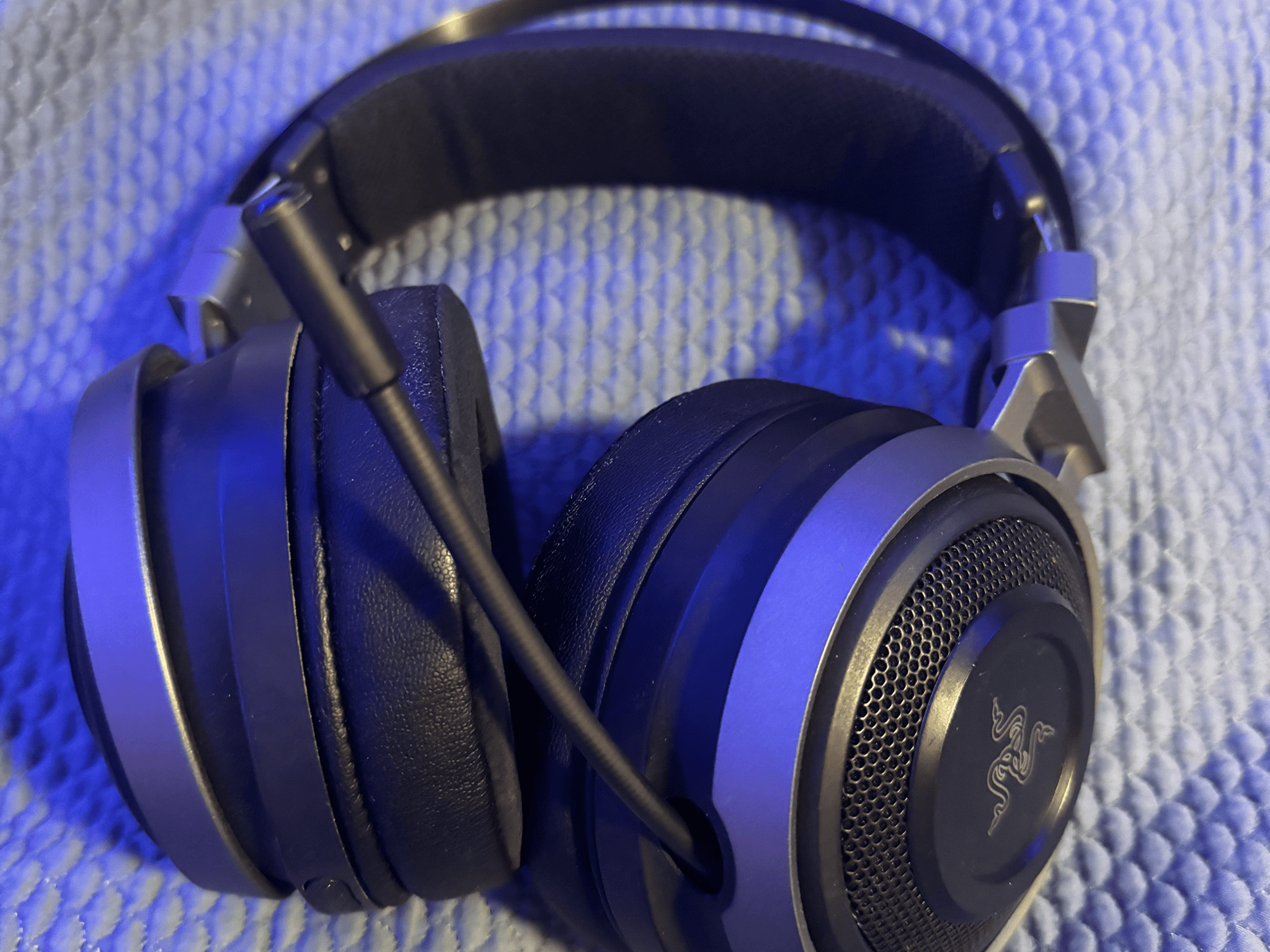 Razer Nari Ultimate Wireless 7.1 Surround Sound Gaming Headset
