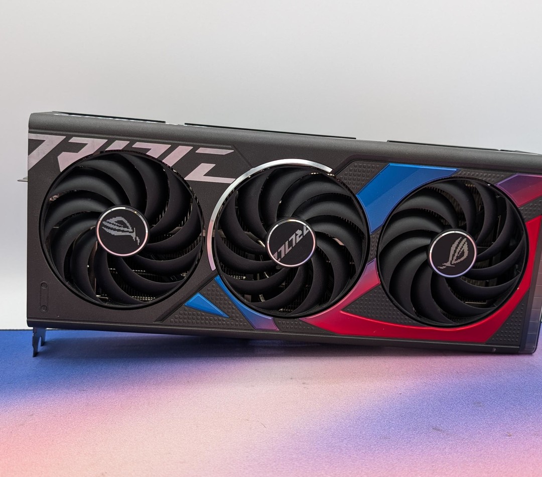 Asus ROG Strix RTX 4070 | Jawa