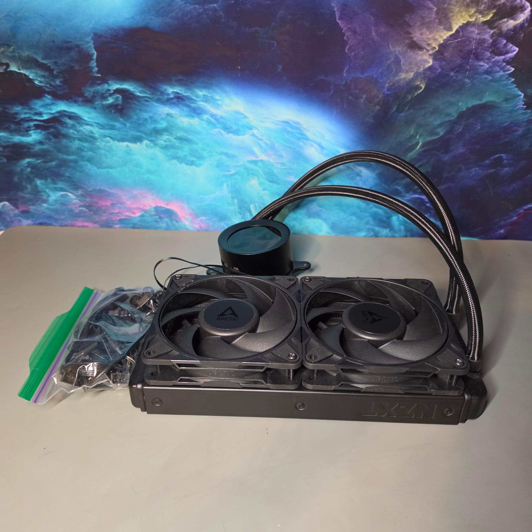 NZXT Kraken Z53 w/ 2x Arctic P12 Black Fans
