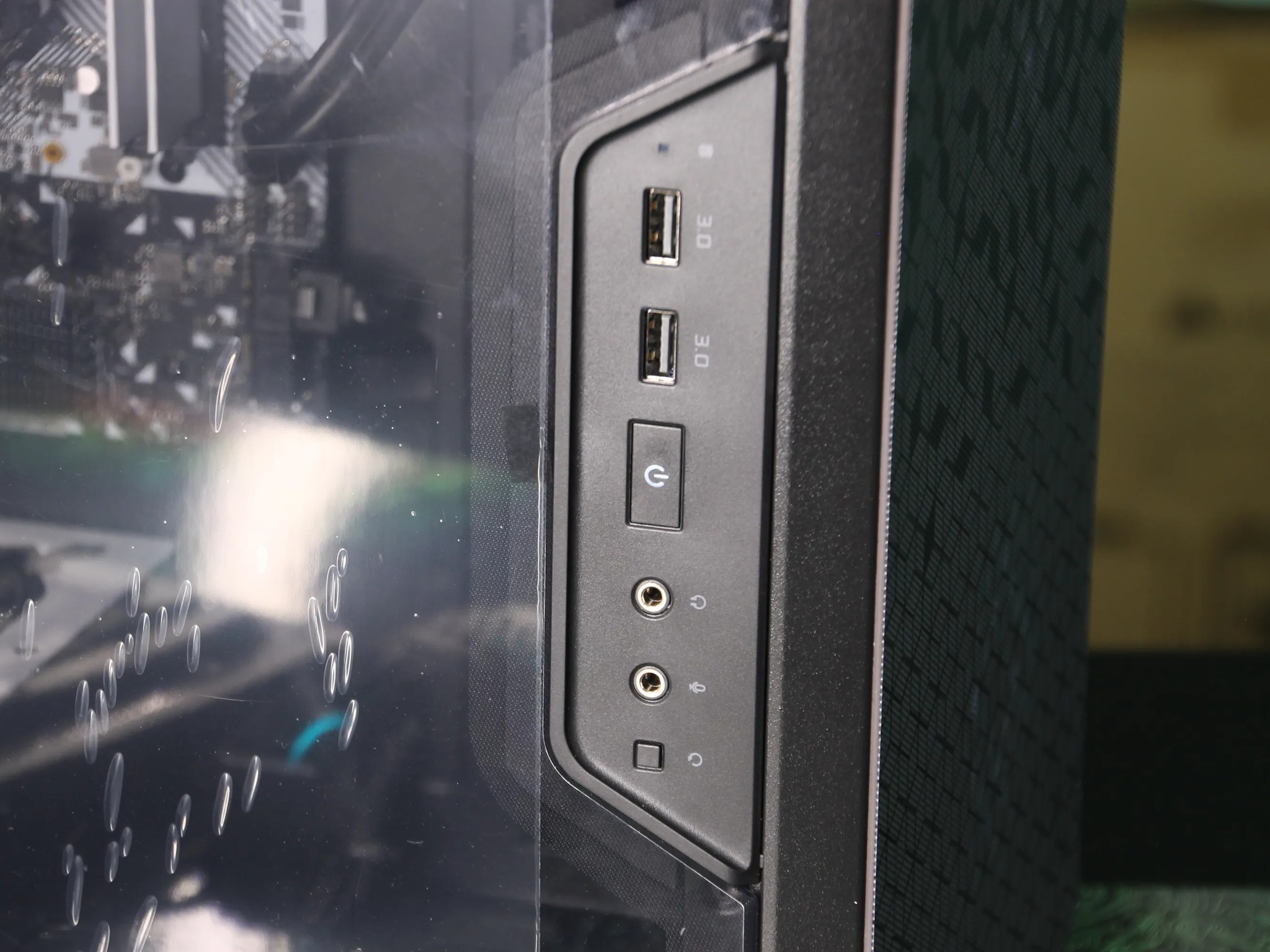 Beginner's Budget Build Bundle - AMD Ryzen 3 2200G Gaming PC