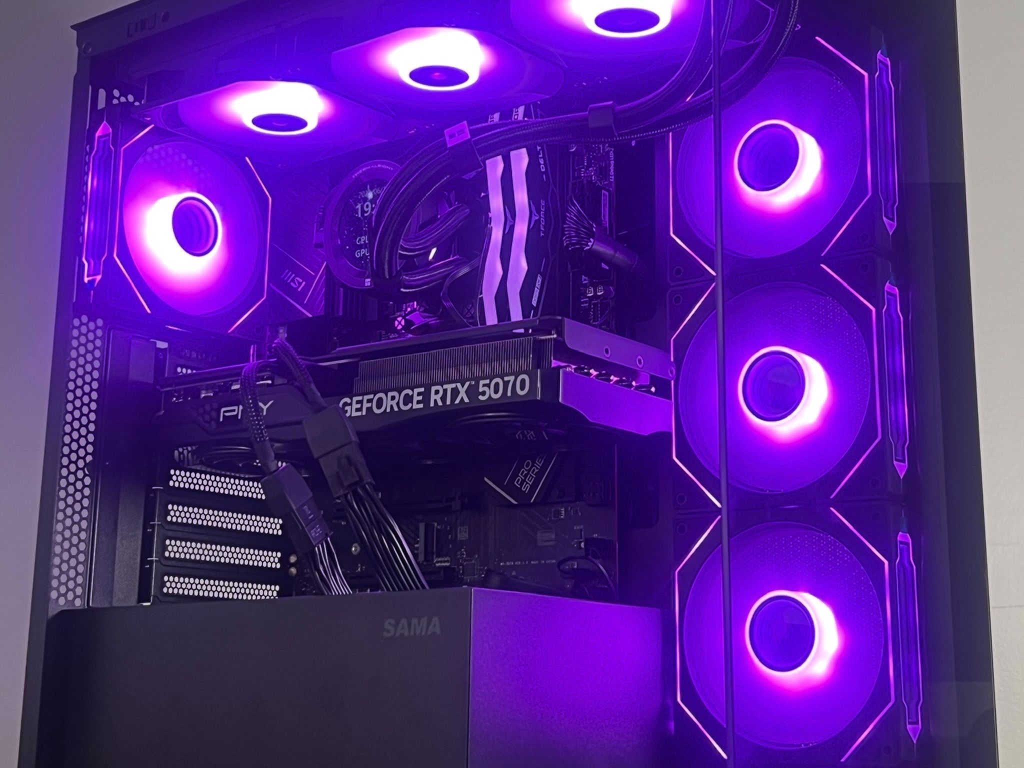 Brand New | 5070 | 7800X3D | 32GB DDR5 | 2TB NVME | LCD Screen | 360MM AIO