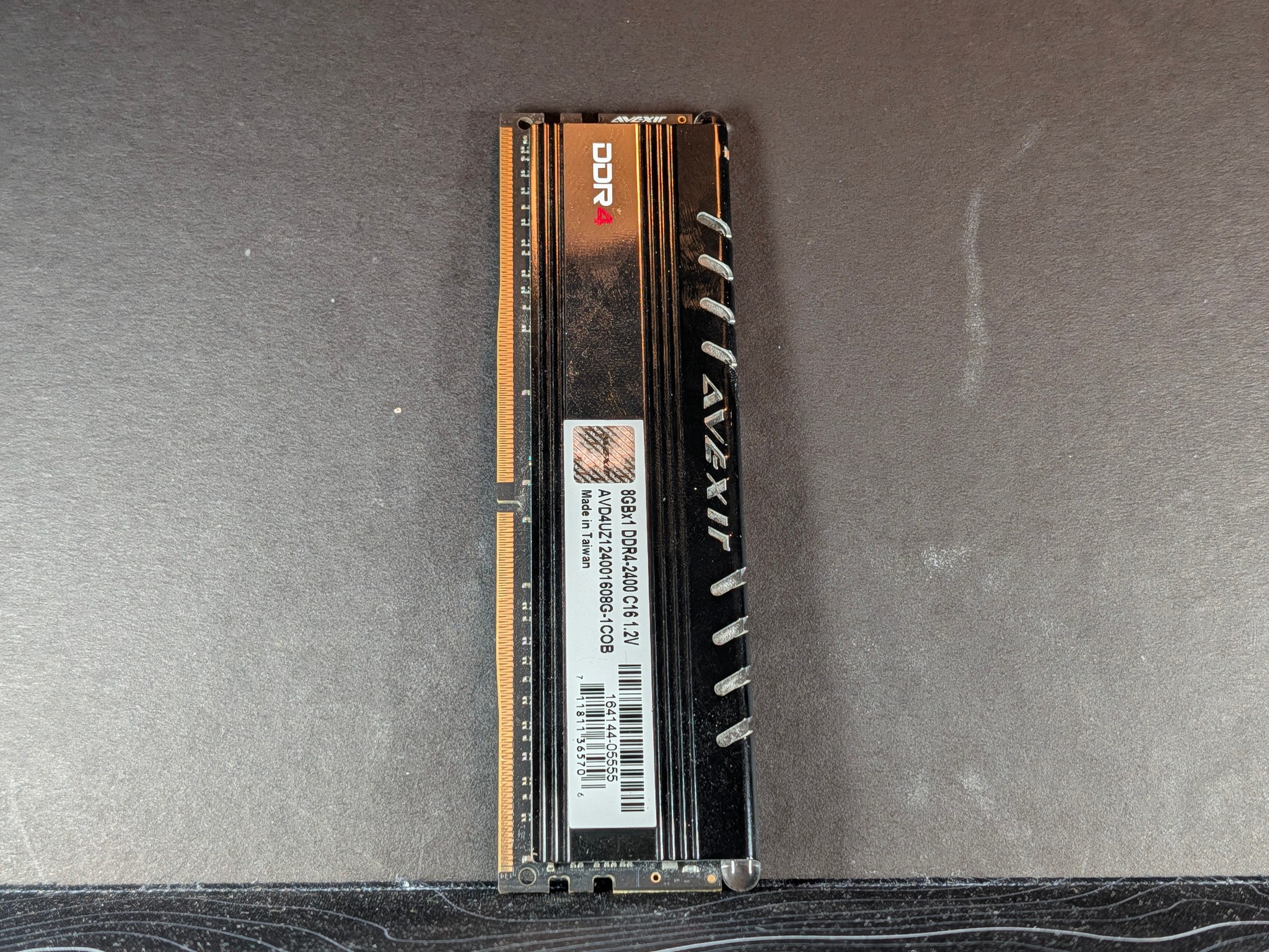 Avexir Core Series 8GB DDR4-2400 CL16