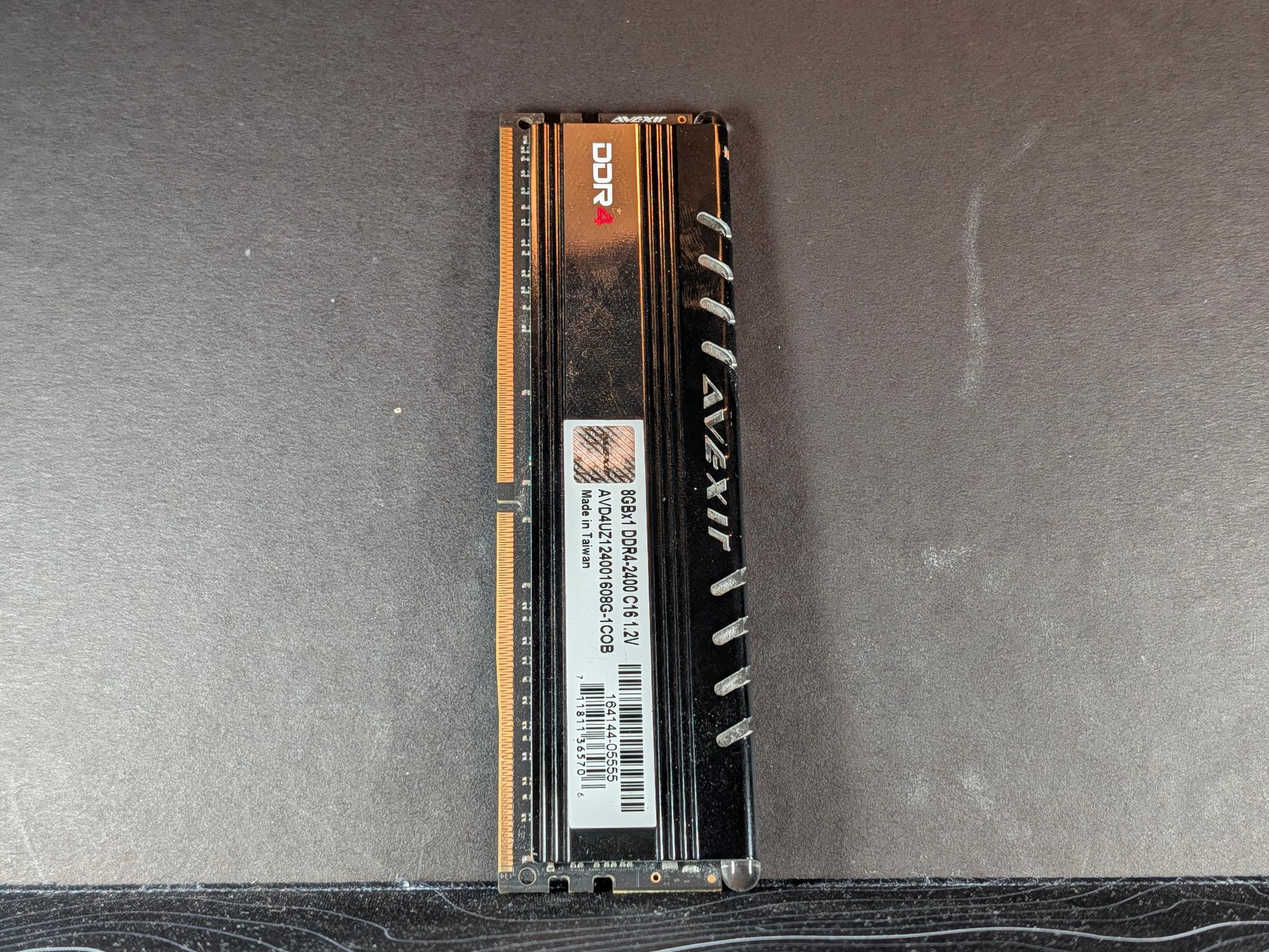 Avexir Core Series 8GB DDR4-2400 CL16