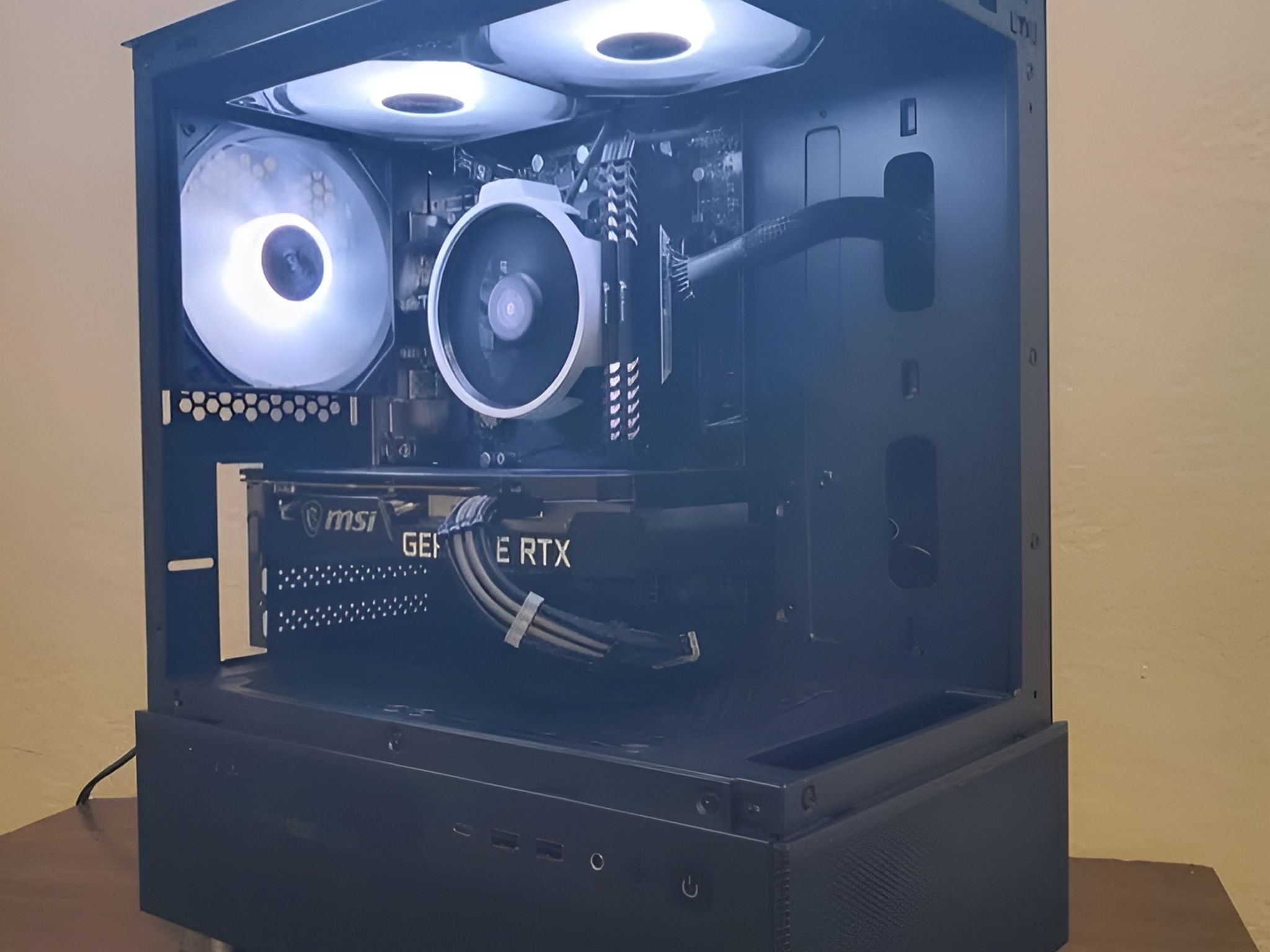 3060-12gb ryzen 5-5600x 32gbs ram