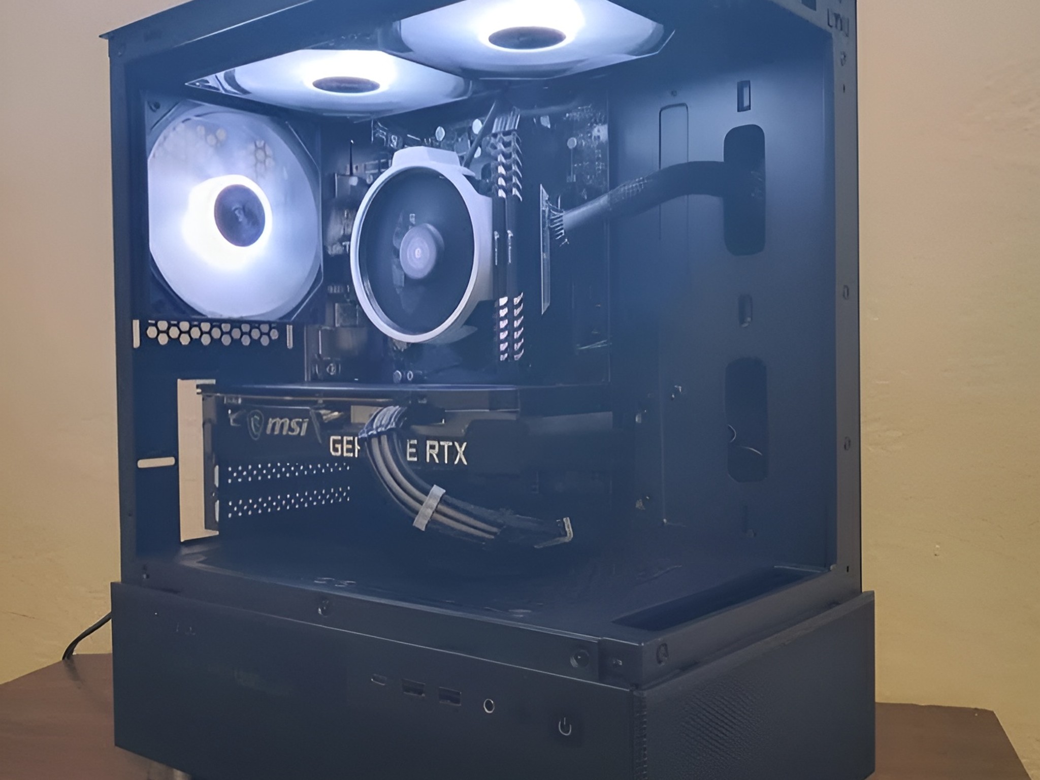 3060-12gb ryzen 5-5600x 32gbs ram