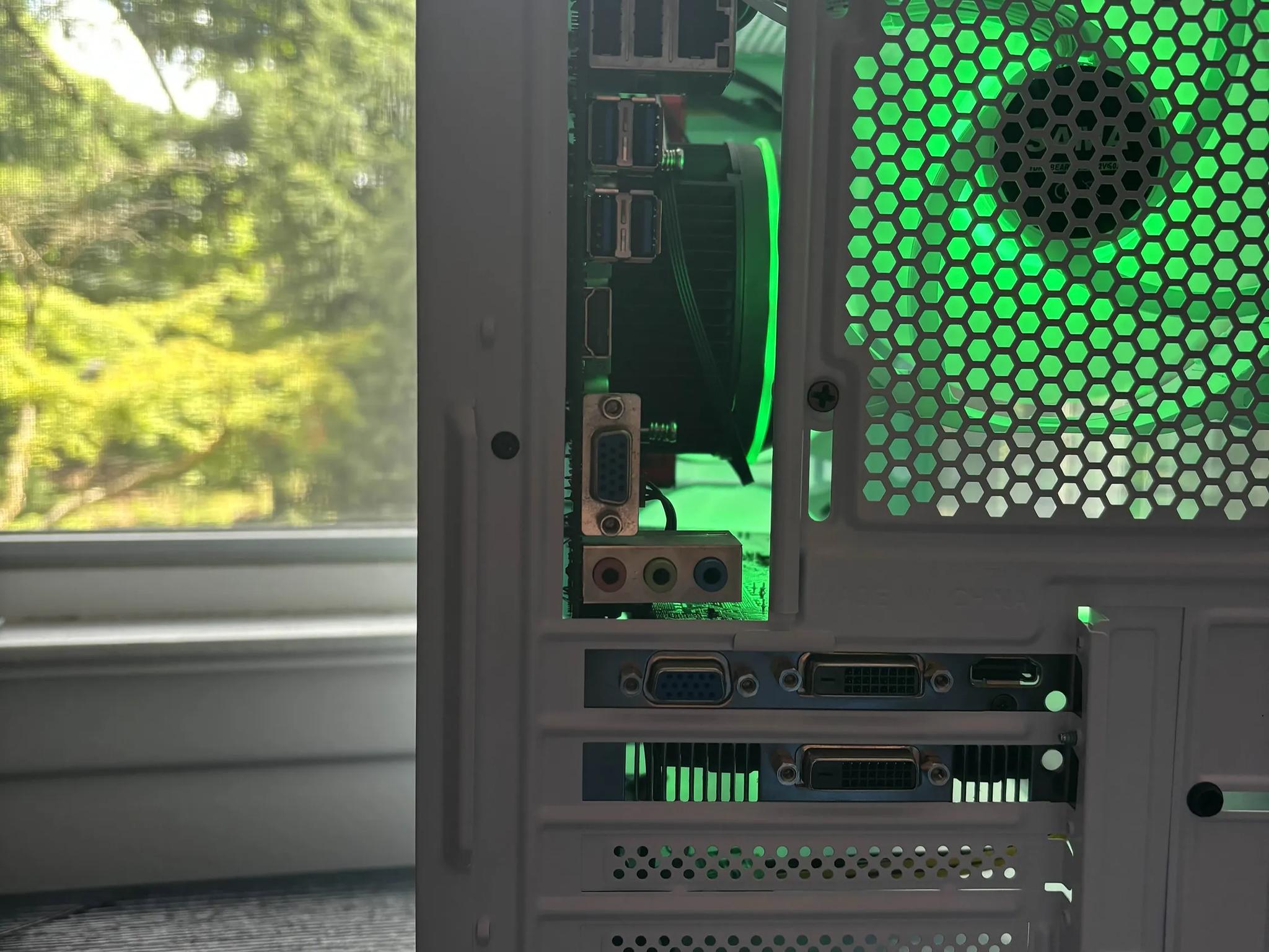 GAMING PC i5 8GB NVIDIA GTX 750 ti RGB Lighting RGB Fans Computer