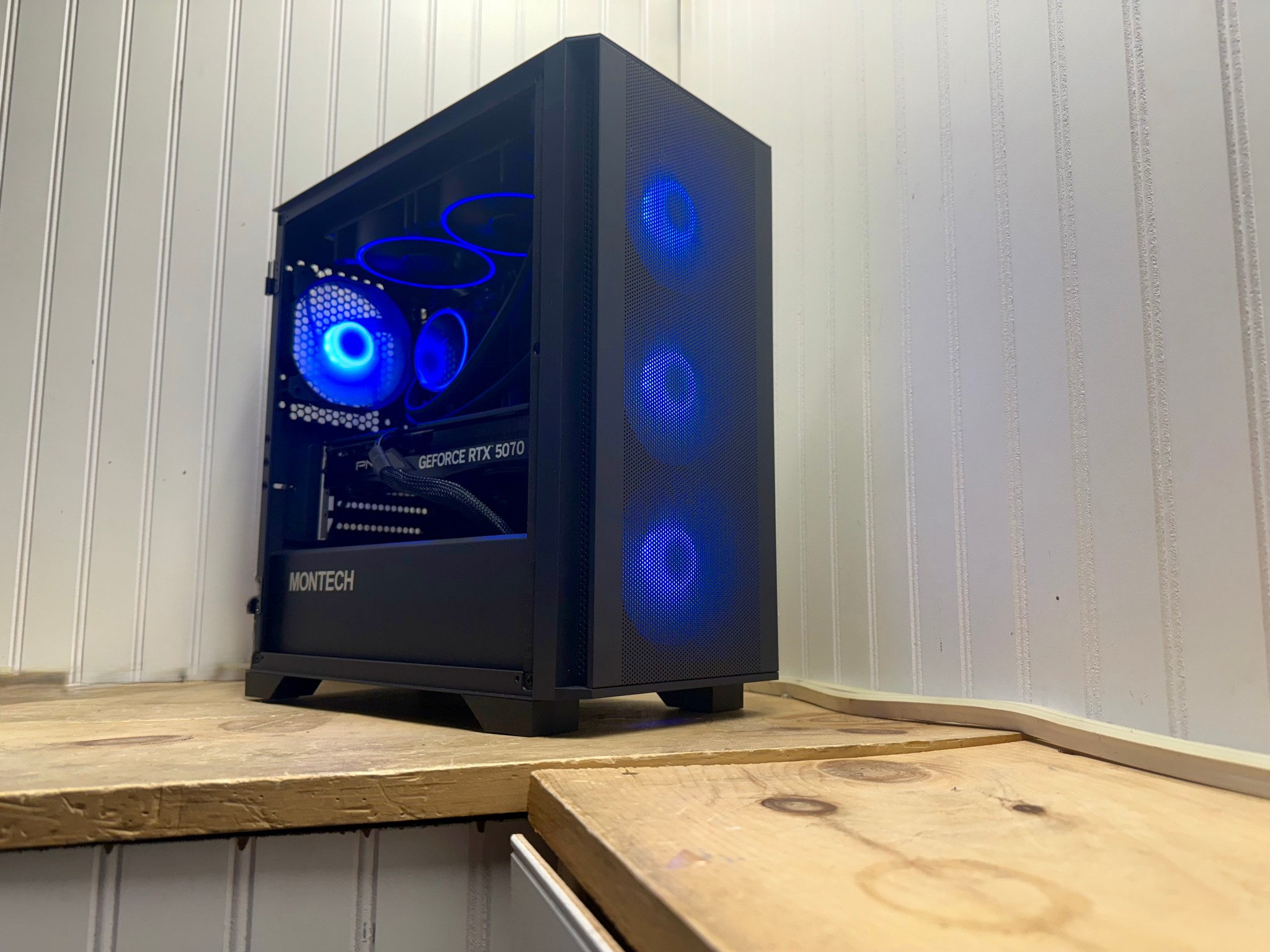 🔥 SMOKE RTX 5070 | Ryzen 5 7600X | 32GB DDR5 | 1.5TB Dual Drive | Windows 11 ✅