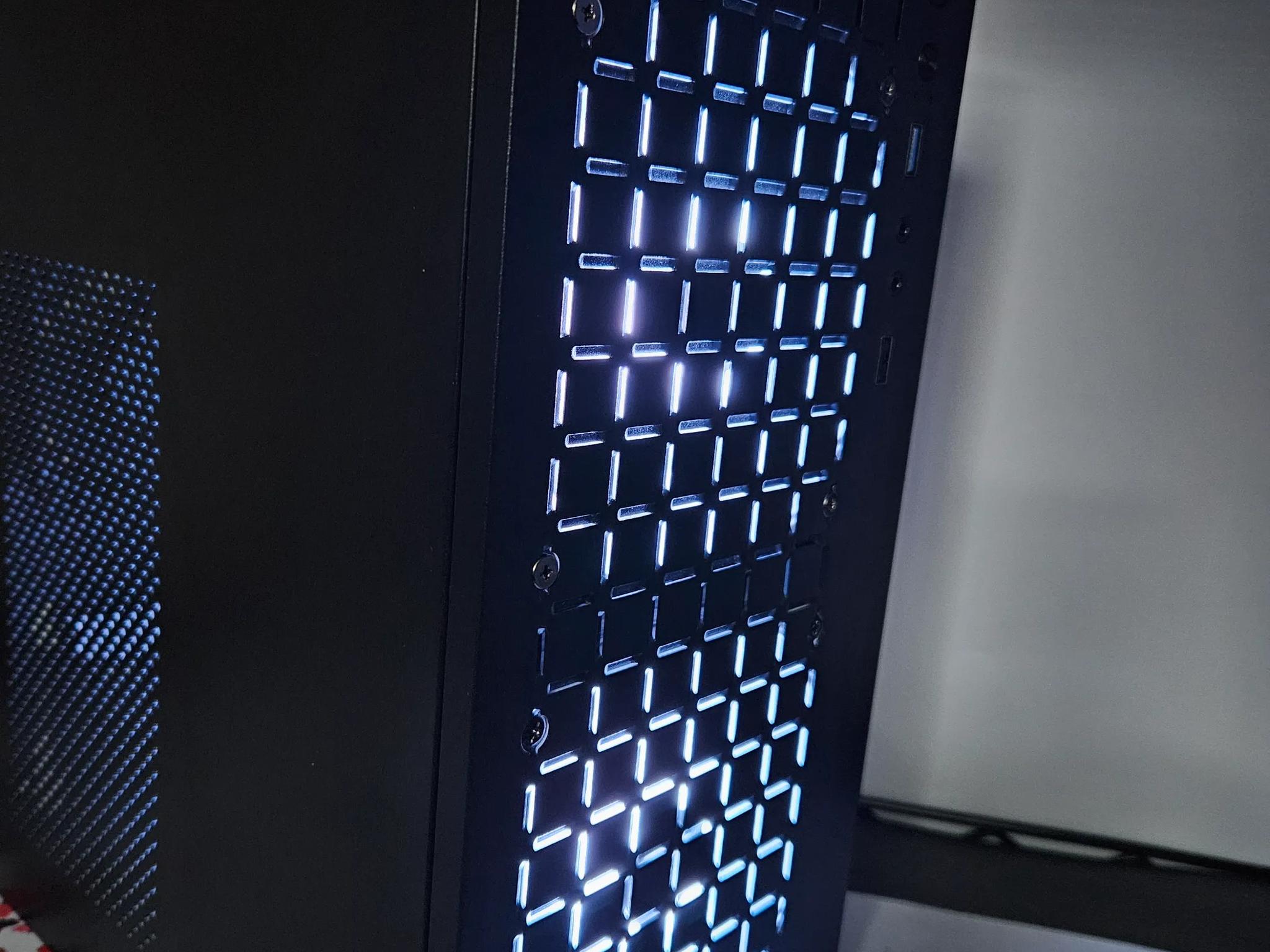 Liquid cooled Small Form Factor Ryzen 5 / 16GB DDR 4 / 512GB / GTX 1070