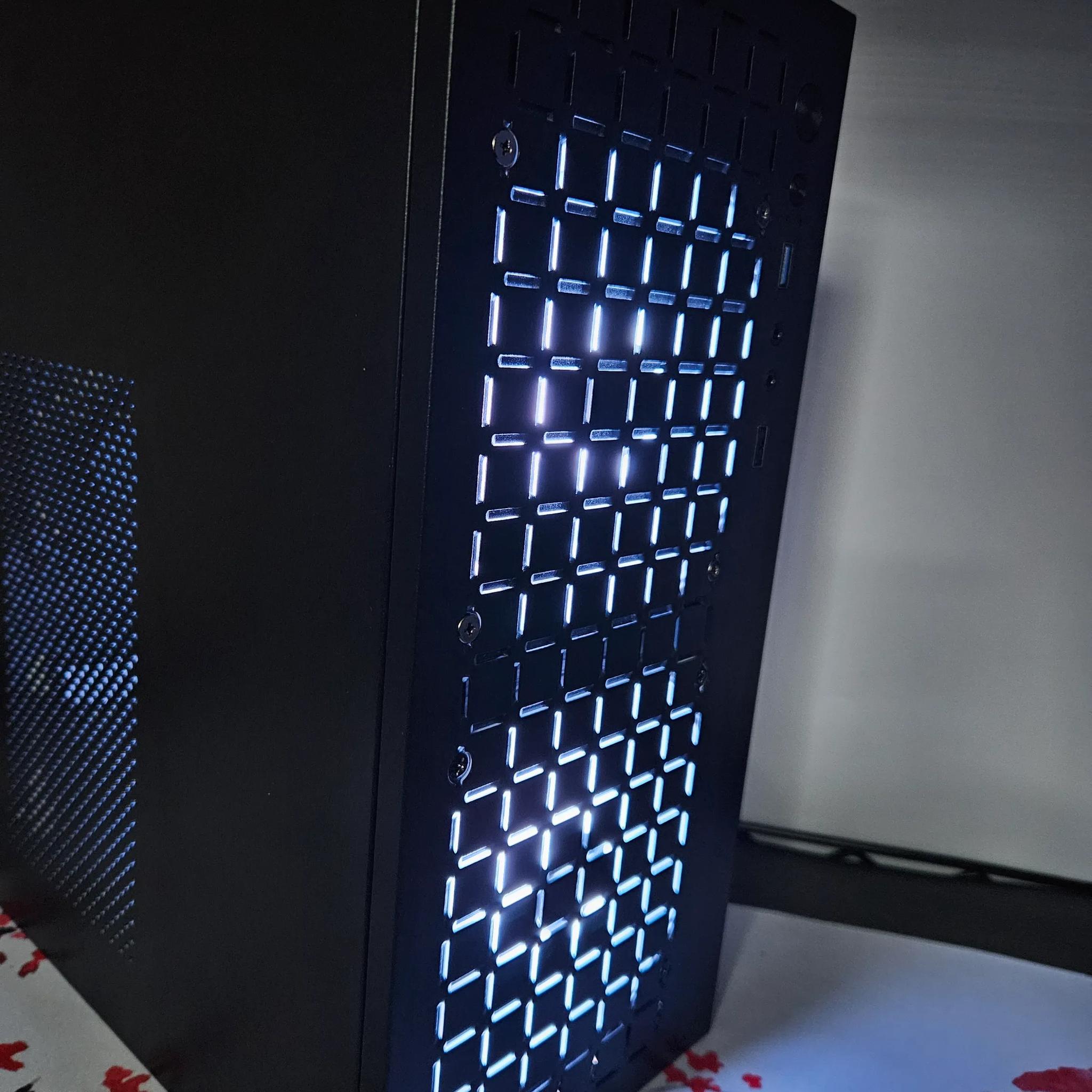 Liquid cooled Small Form Factor Ryzen 5 / 16GB DDR 4 / 512GB / GTX 1070