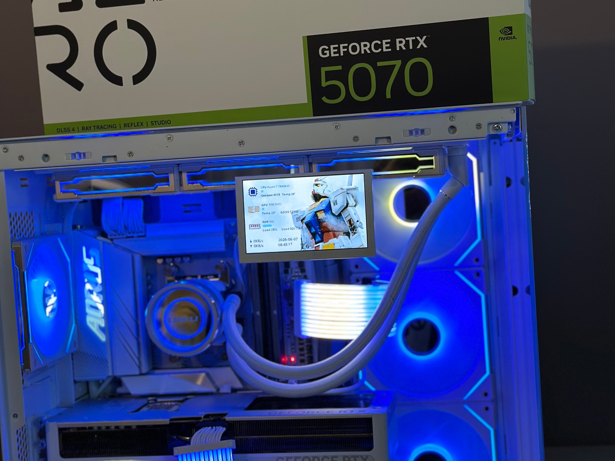 Premium white PC: RTX 5070 Aero, 7800X3D, 32GB DDR5 CL30, 1TB SSD,