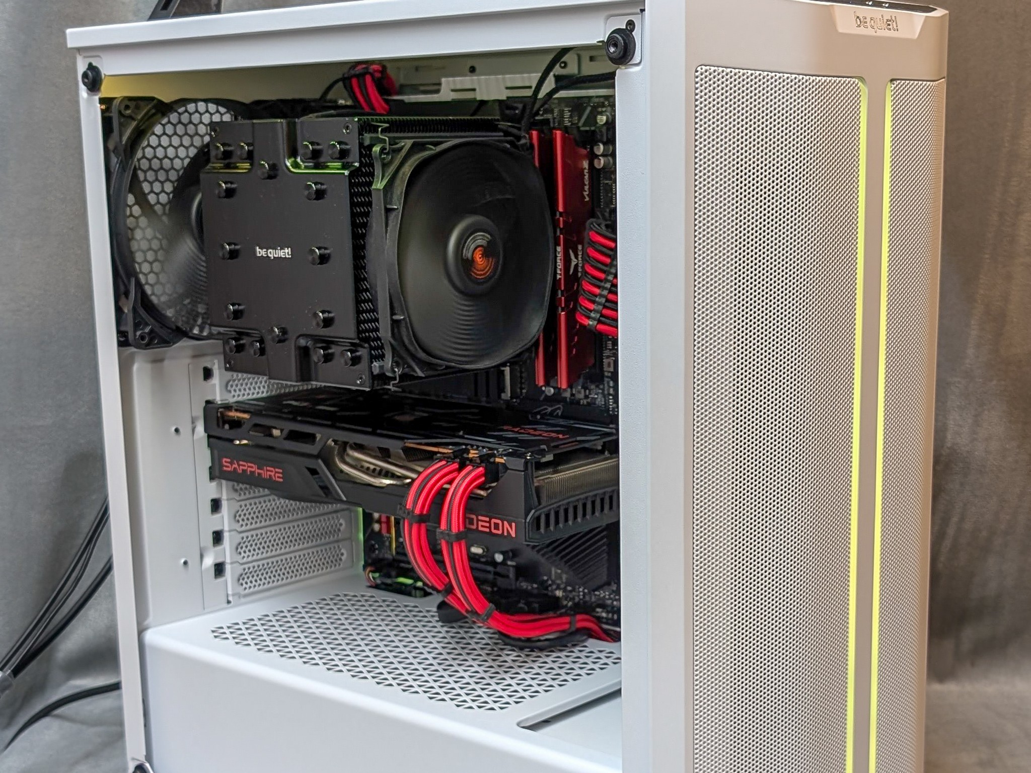 Ryzen 7 5700x3d + Radeon RX 6700XT + 64GB RAM + 1TB SSD Gaming PC