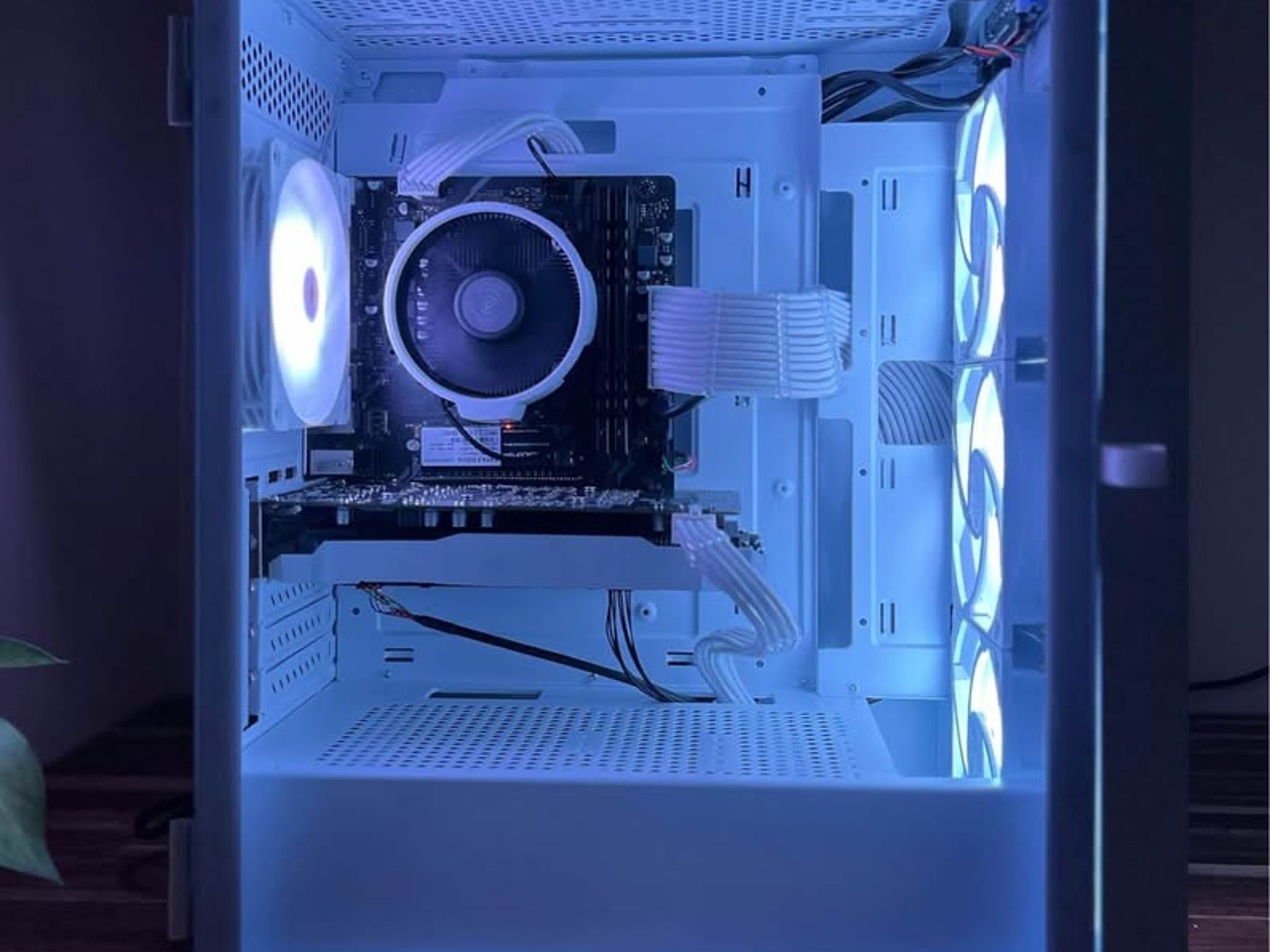 Custom White-Themed Gaming PC – Brand New Build!